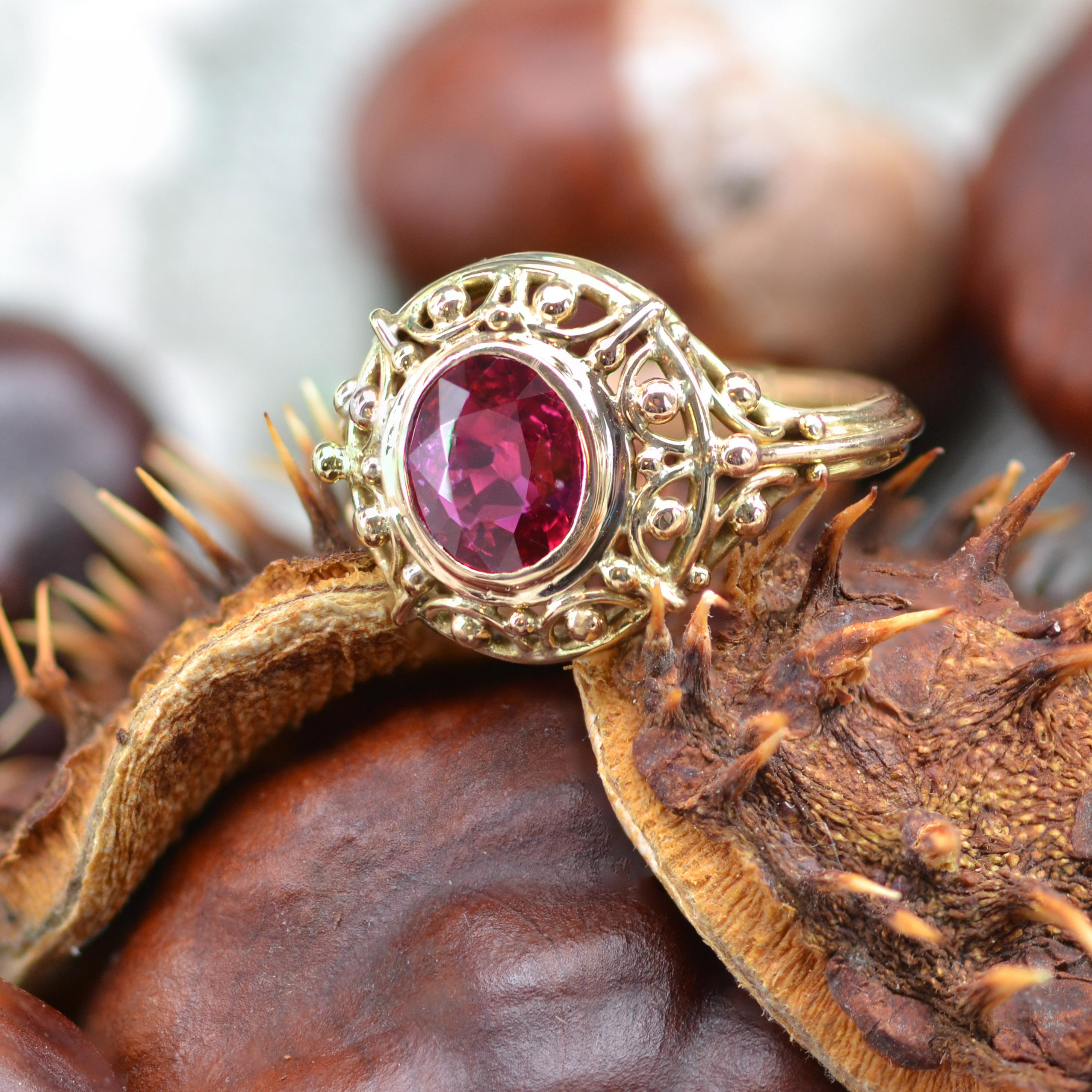 French 20th Century 1, 17 Carat Certified Natural Ruby 18 Karat Yellow Gold Ring For Sale 1