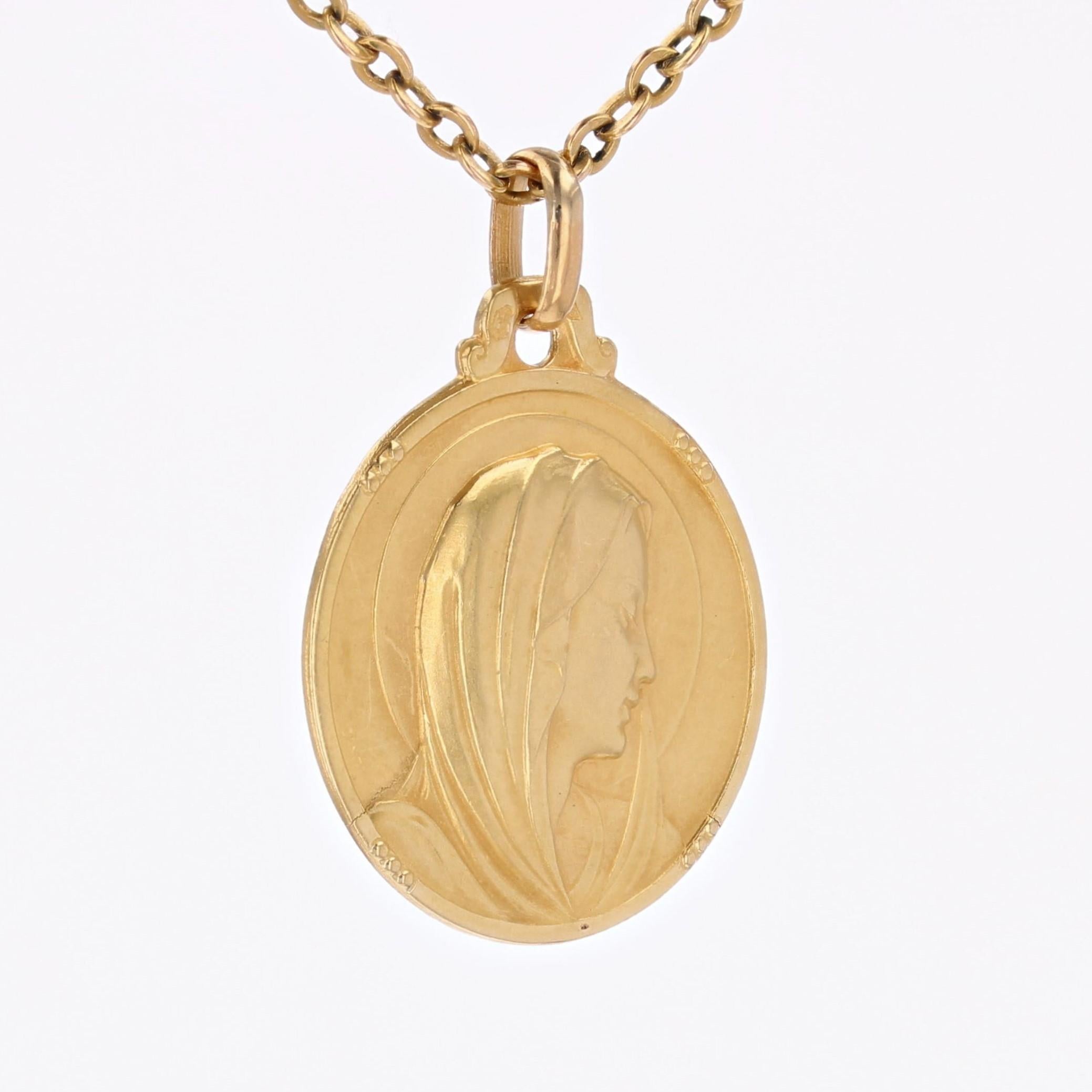 French 20th Century 18 K Yellow Gold Virgin Mary Contaux Signed Medal Pendant In Good Condition In Poitiers, FR