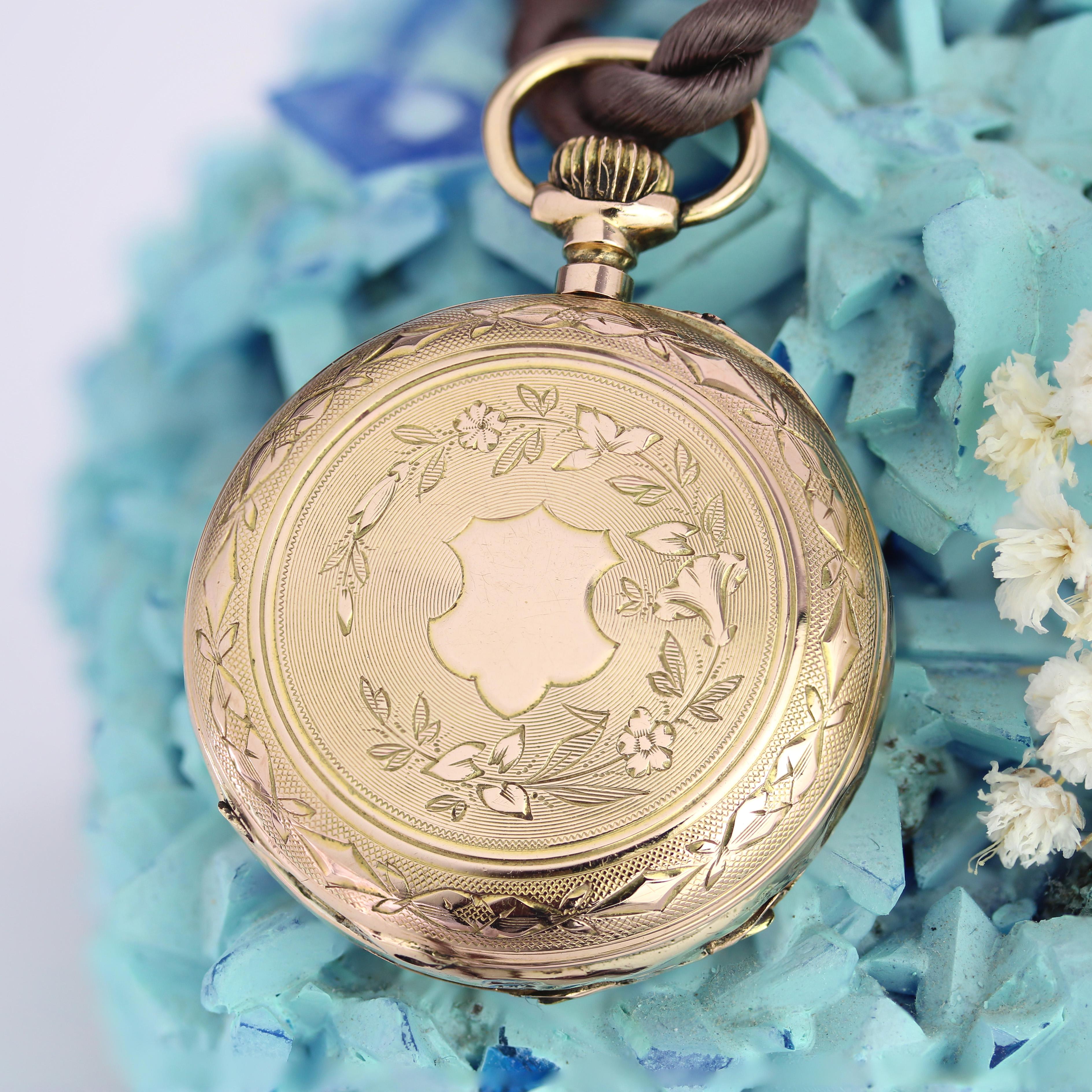 Französisch 20. Jahrhundert 18 Karat Rose Gold Abzeichen Muster Taschenuhr Anhänger (Belle Époque) im Angebot