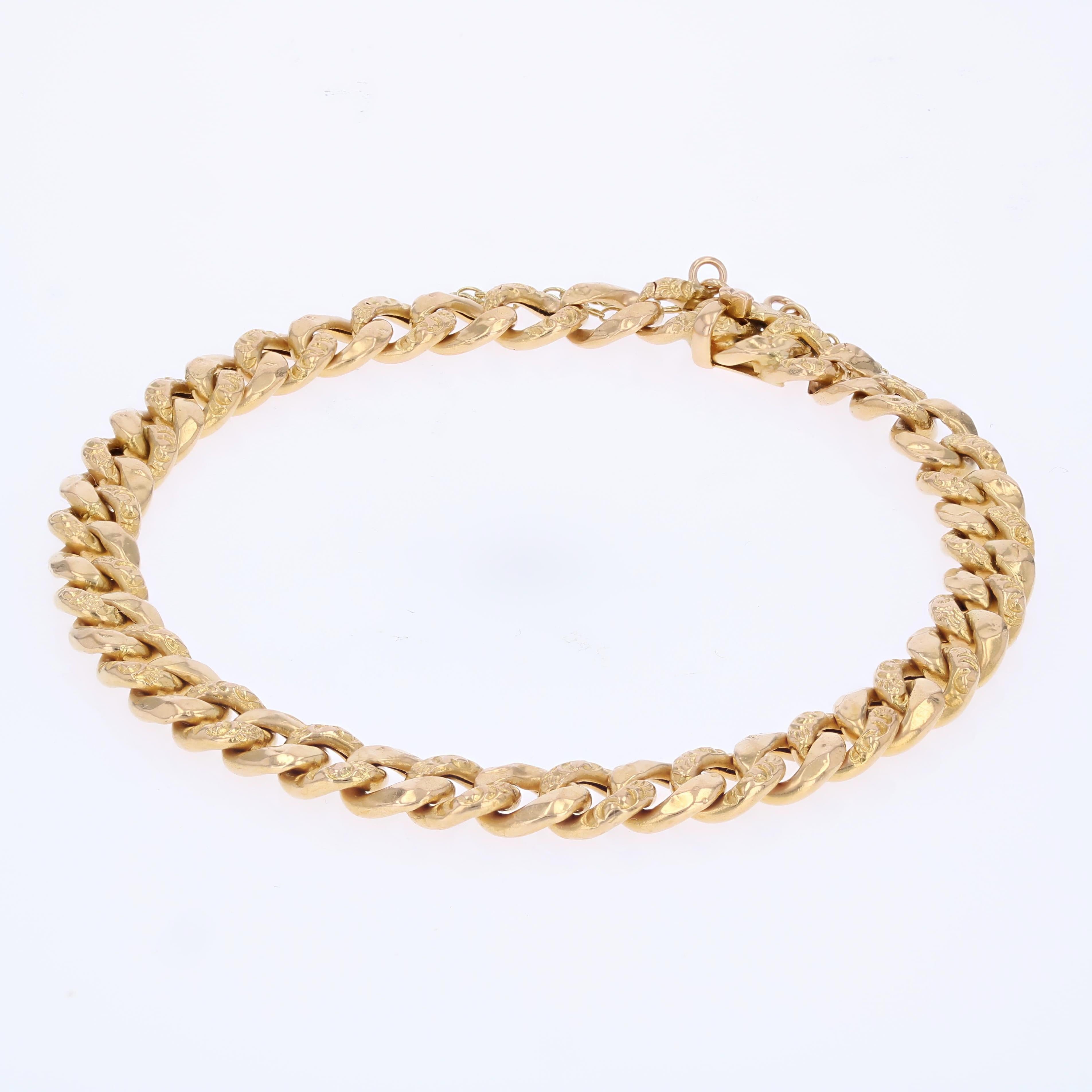 French 20th Century 18 Karat Rose Gold Chiseled Curb Chain Bracelet In Good Condition For Sale In Poitiers, FR