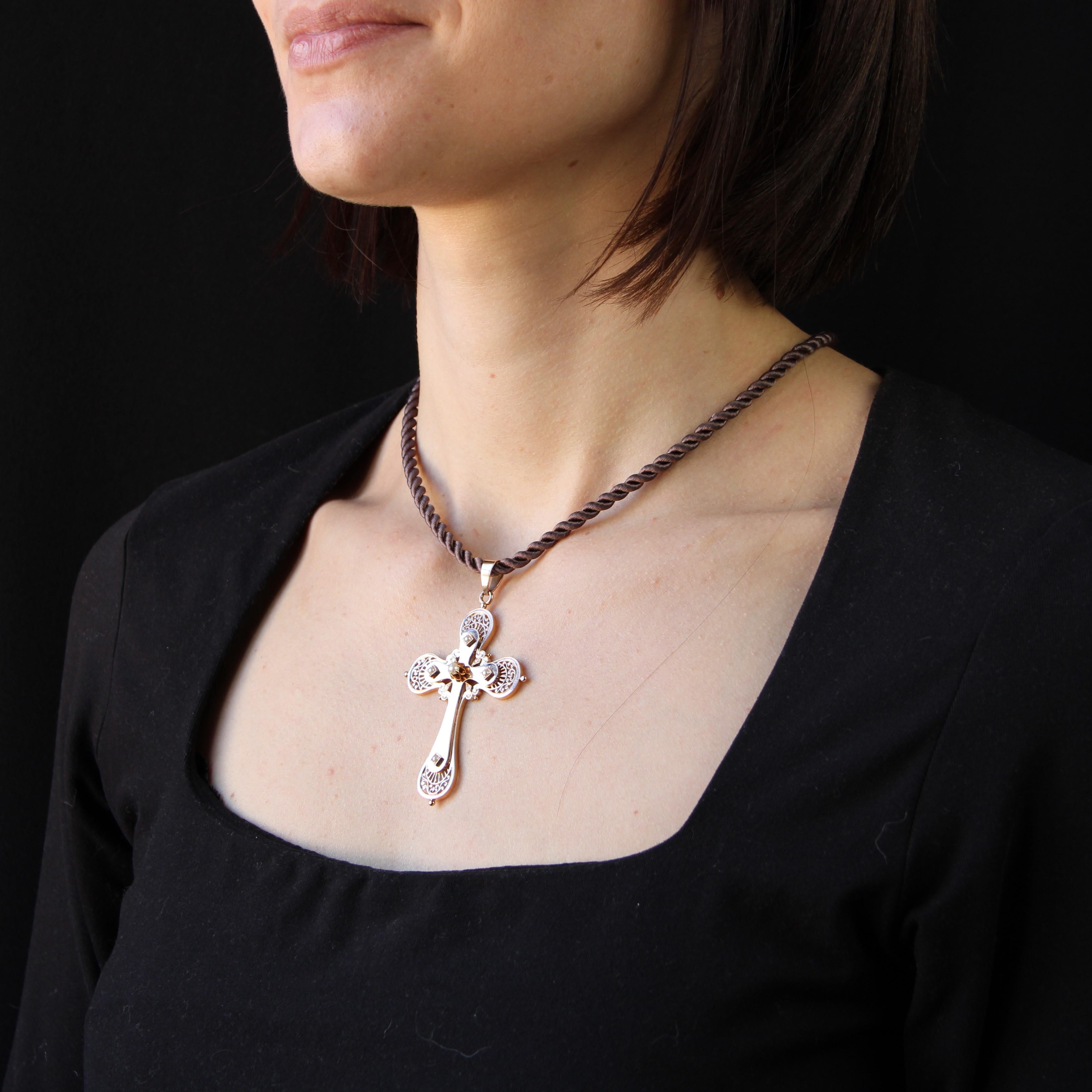 Grande croix française du 20ème siècle en or rose 18 carats et perles fines Pour femmes en vente