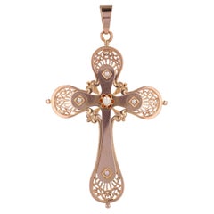 Grande croix française du 20ème siècle en or rose 18 carats et perles fines