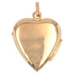 French 20th Century 18 Karat Rose Gold Heart- Shape Pendant Vintage French 20th Century 18 Karat Rose Gold Heart- Shape Pendant