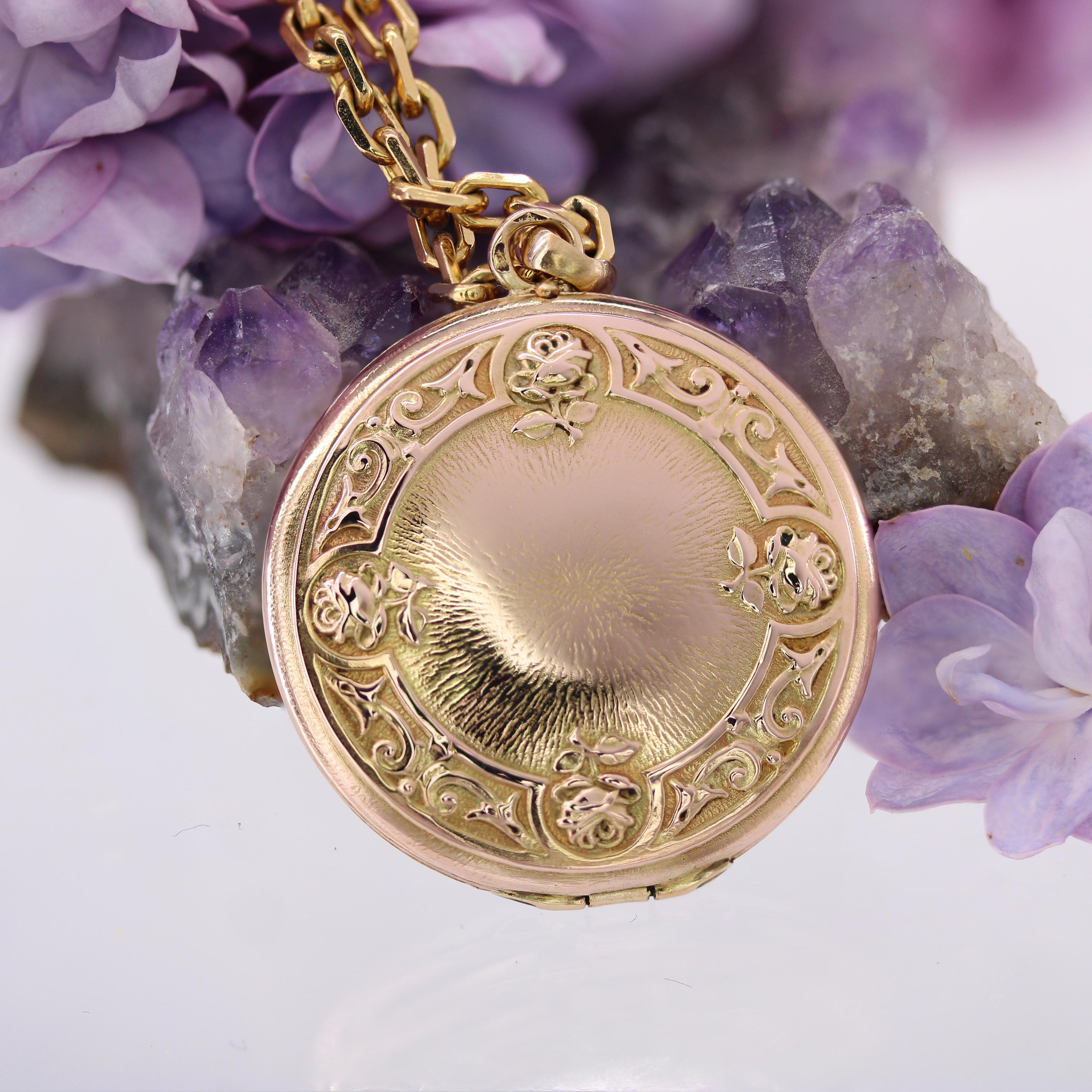 Belle Époque Pendentif médaillon en or rose 18 carats français du 20e siècle en vente