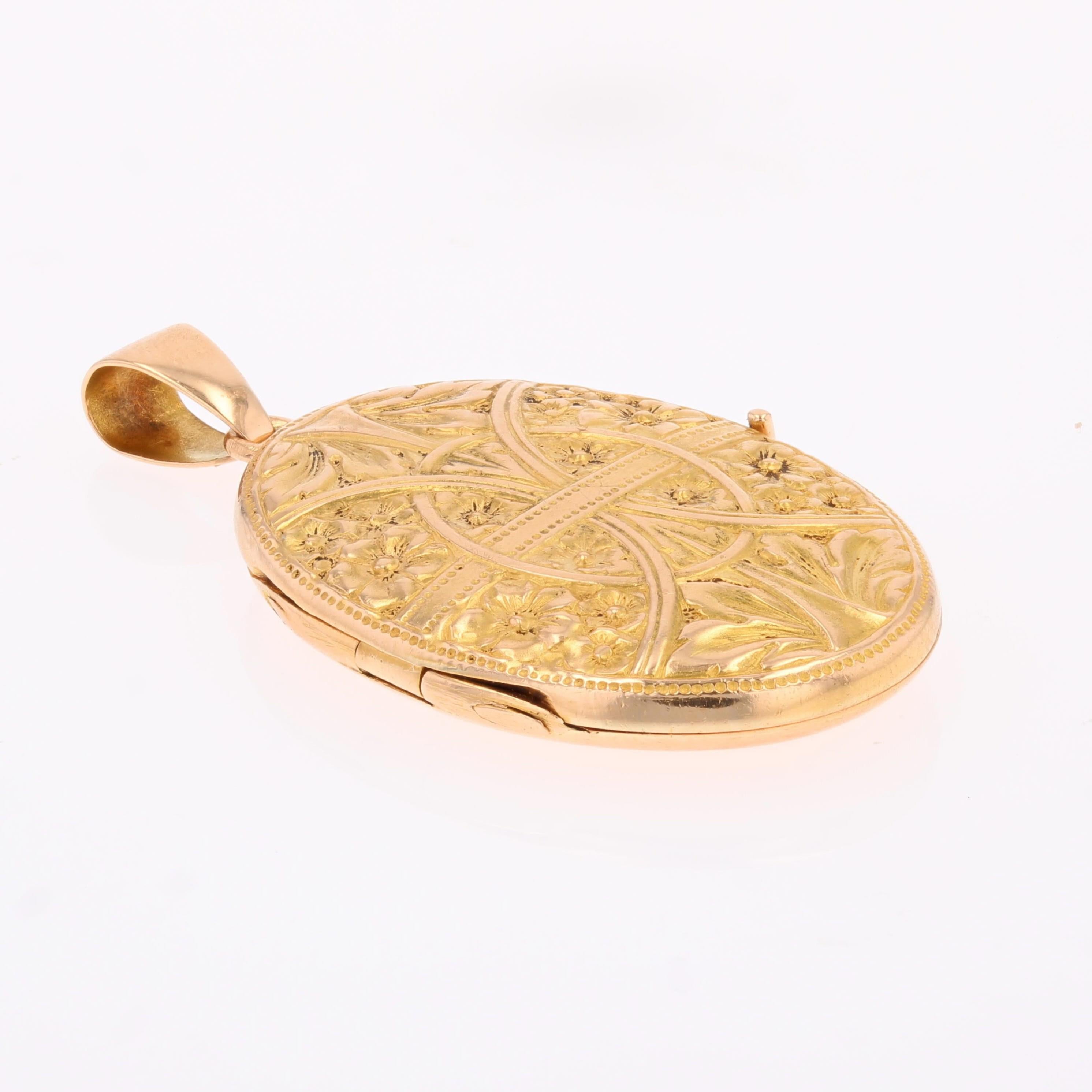 Pendentif fleuri ovale en or rose 18 carats du 20e siècle français en vente 5