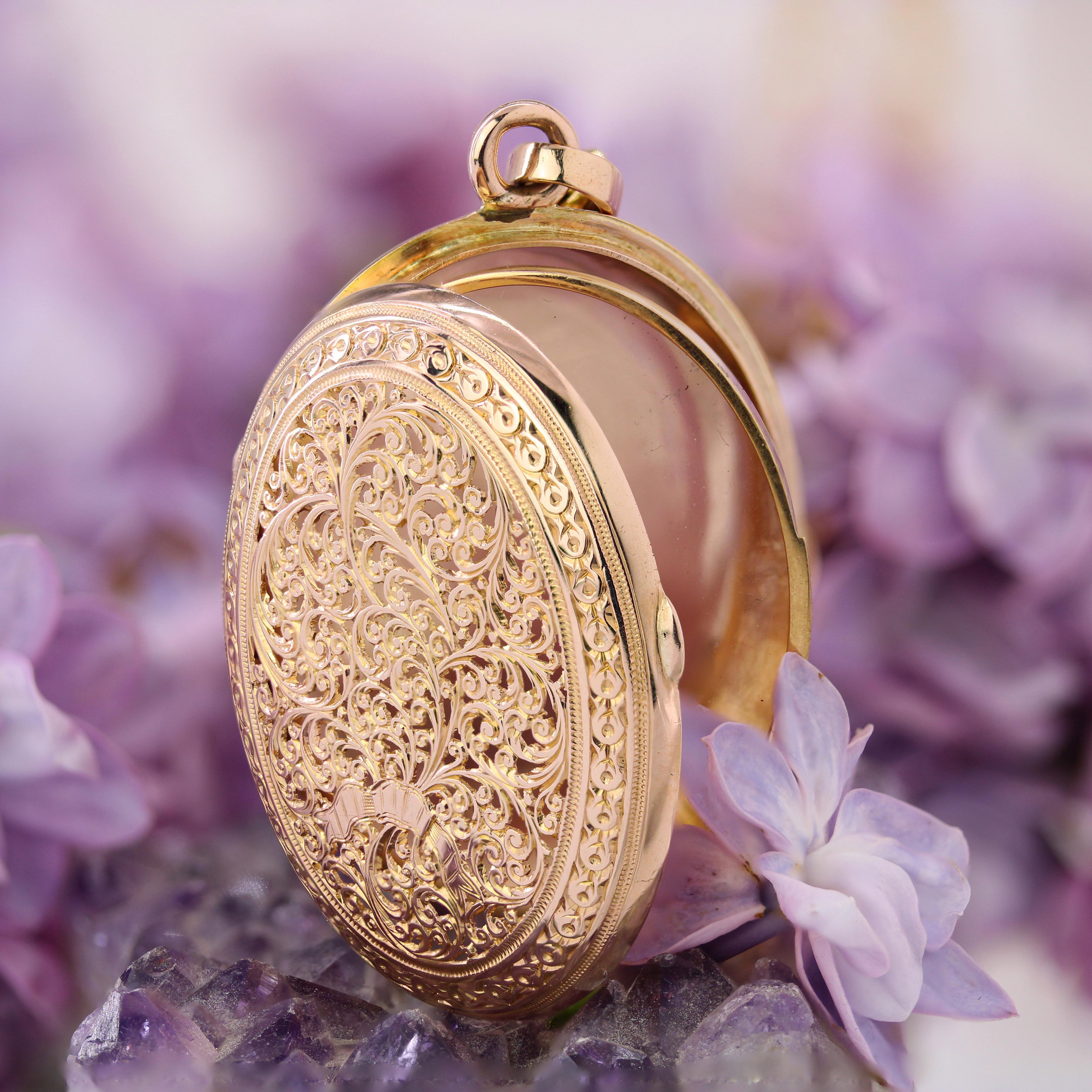 Belle Époque Pendentif ovale en or rose 18 carats du 20e siècle en vente