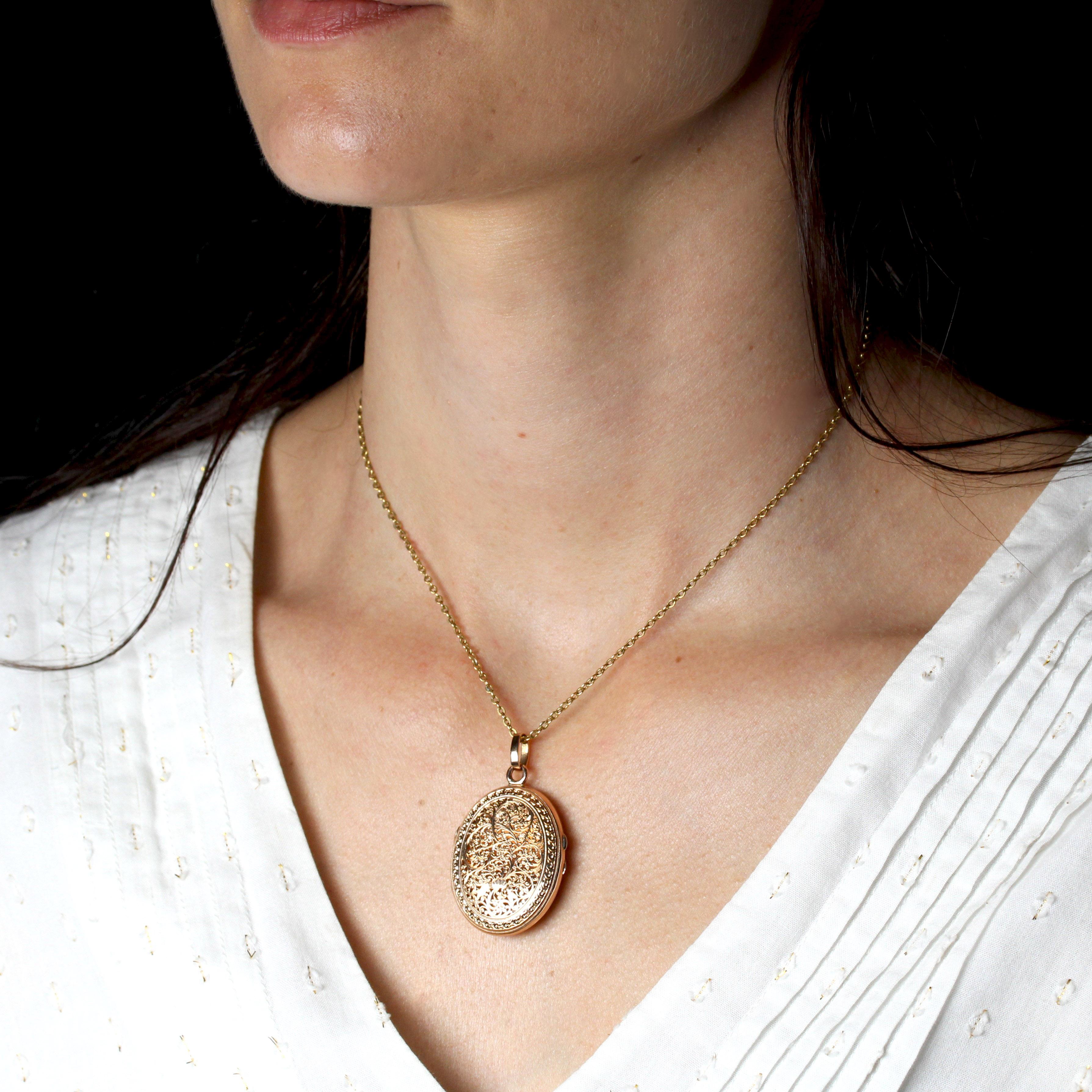 Pendentif ovale en or rose 18 carats du 20e siècle en vente 1