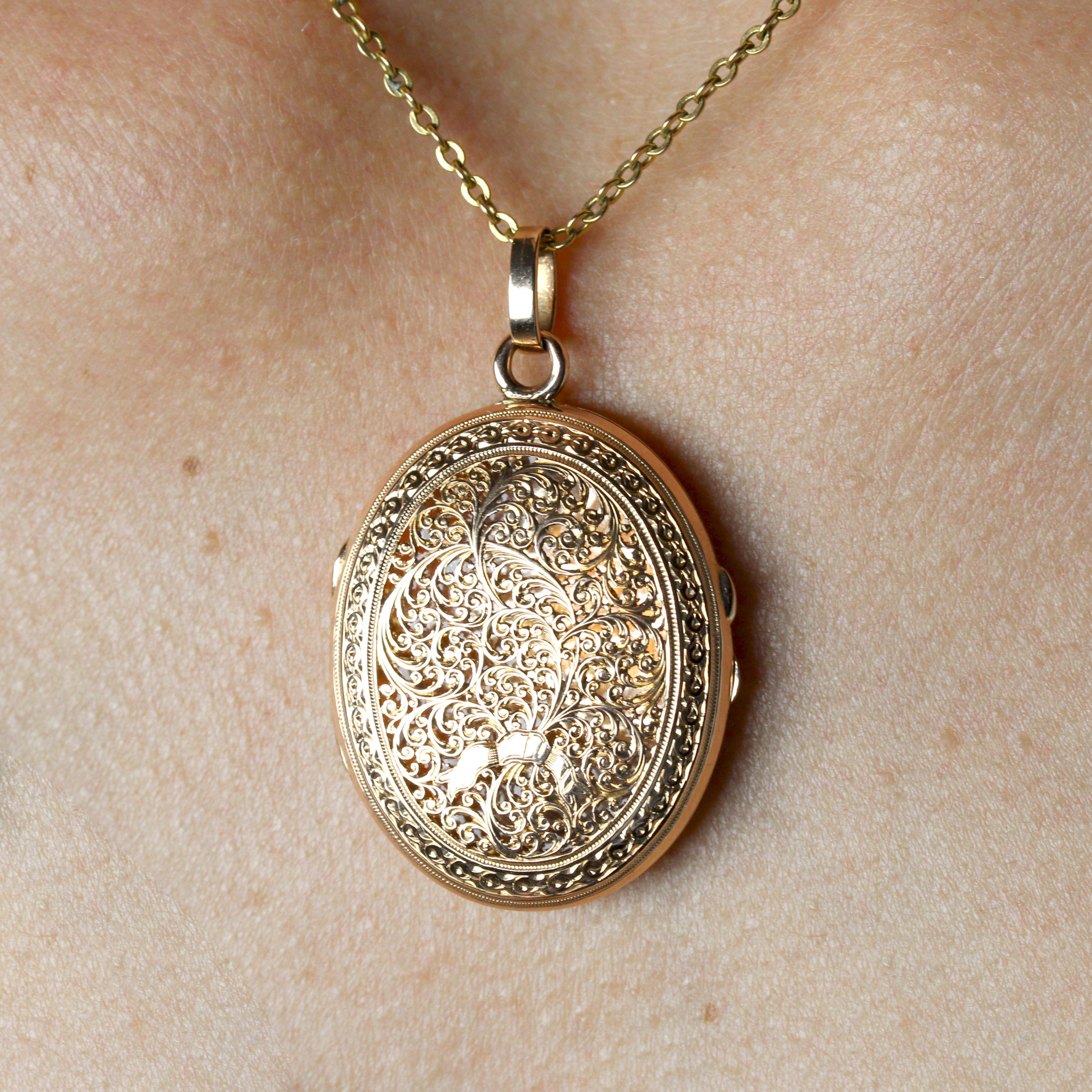 Pendentif ovale en or rose 18 carats du 20e siècle en vente 2