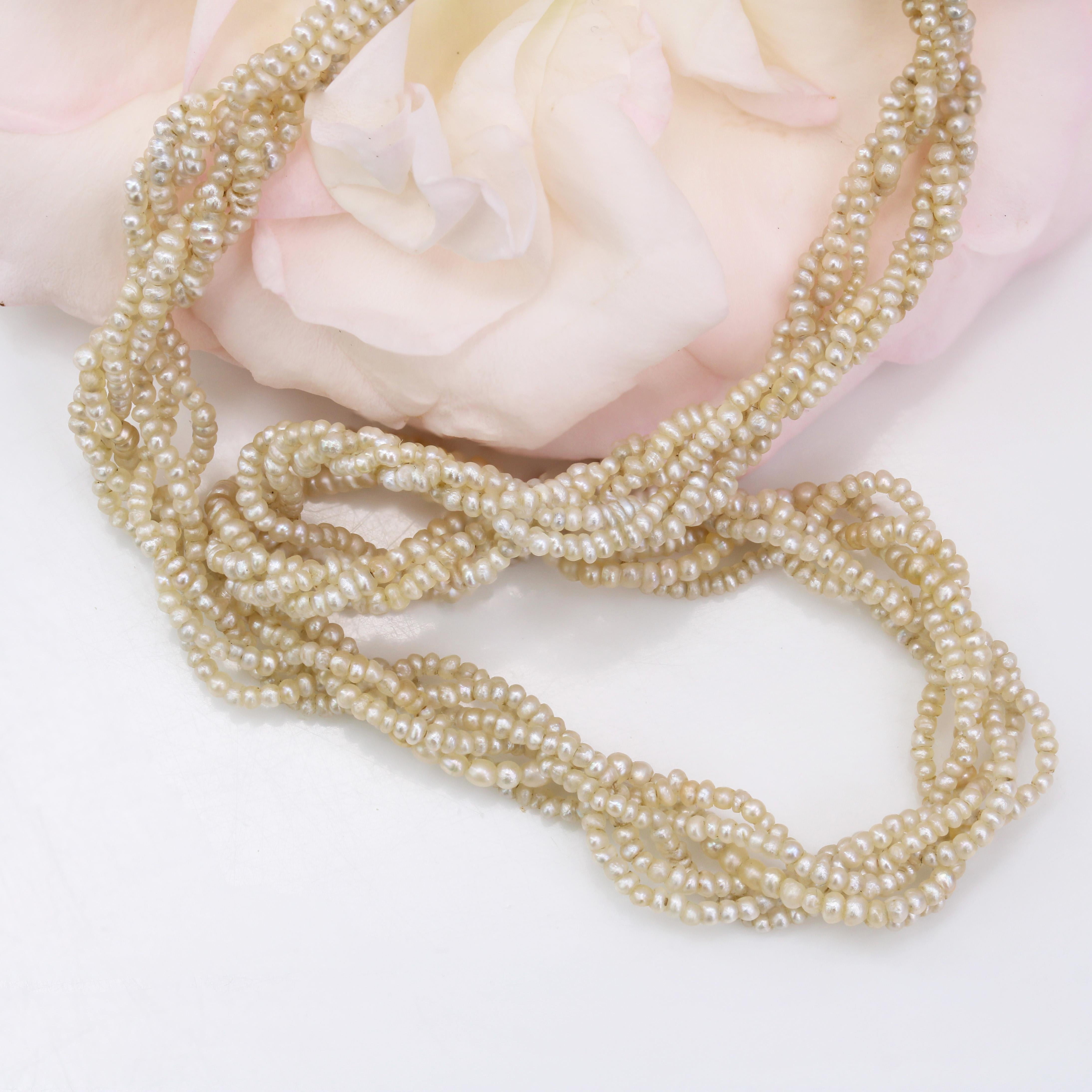 French 20th Century 18 Karat White Gold Fine Pearl Seed Necklace For Sale 5