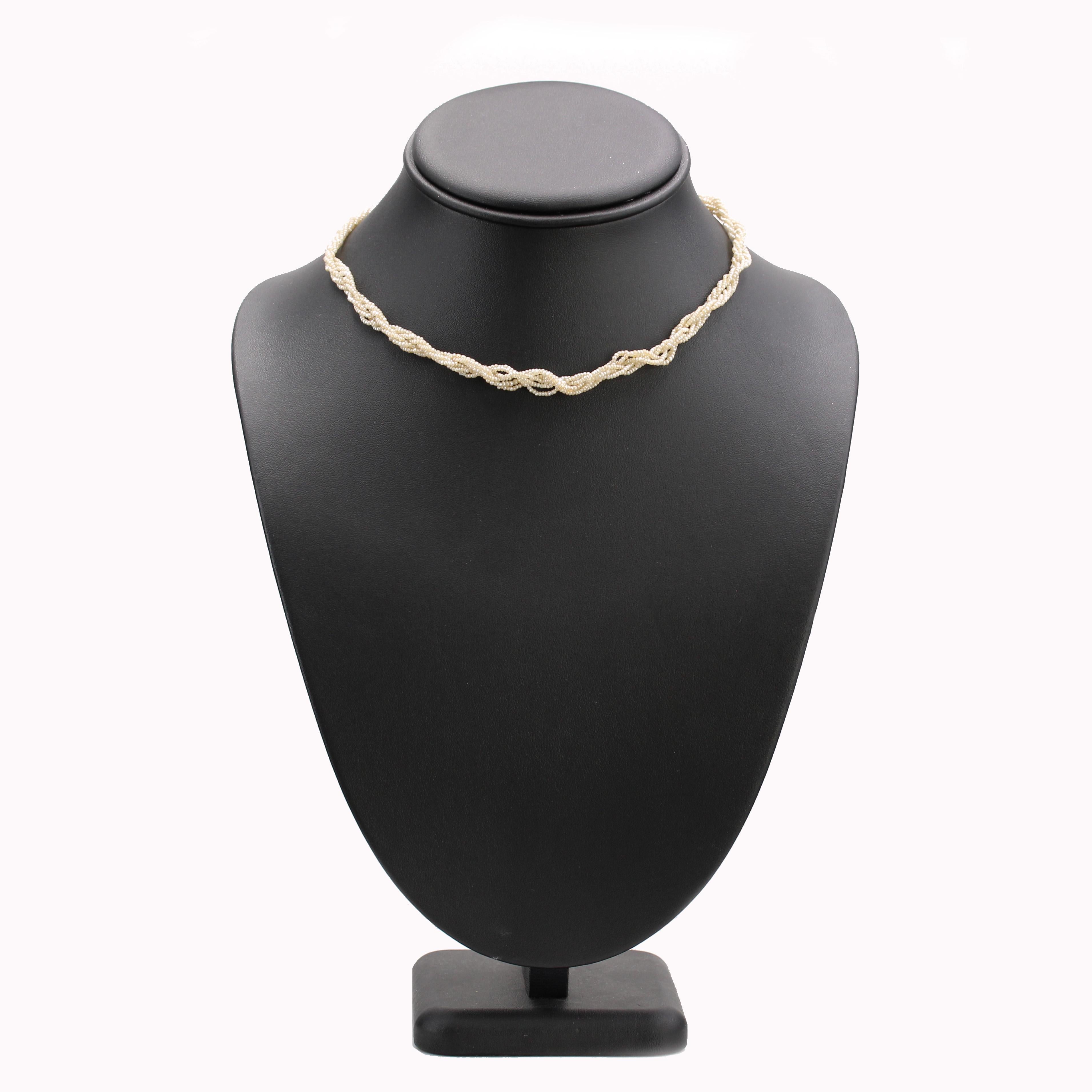 French 20th Century 18 Karat White Gold Fine Pearl Seed Necklace For Sale 1
