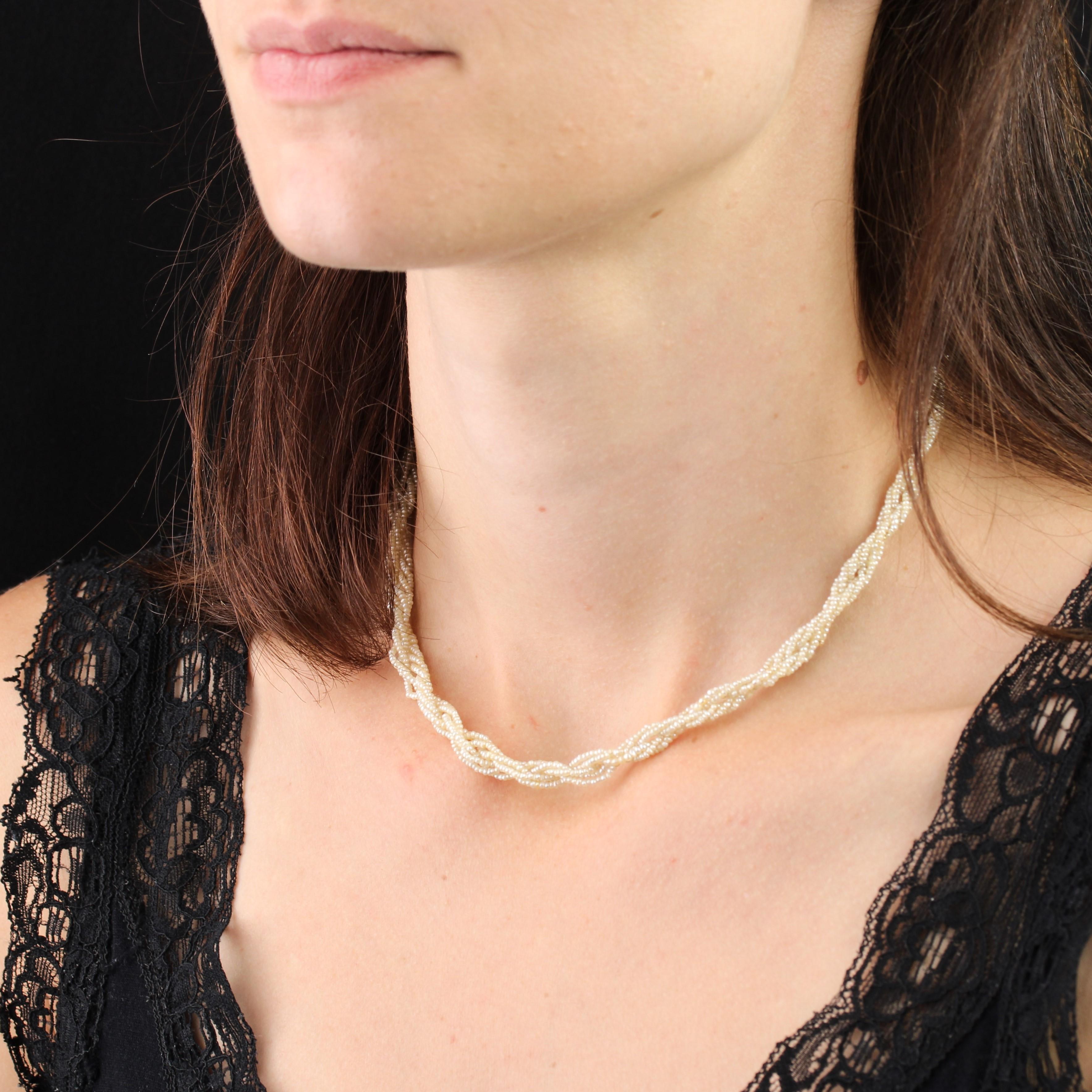 French 20th Century 18 Karat White Gold Fine Pearl Seed Necklace For Sale 3