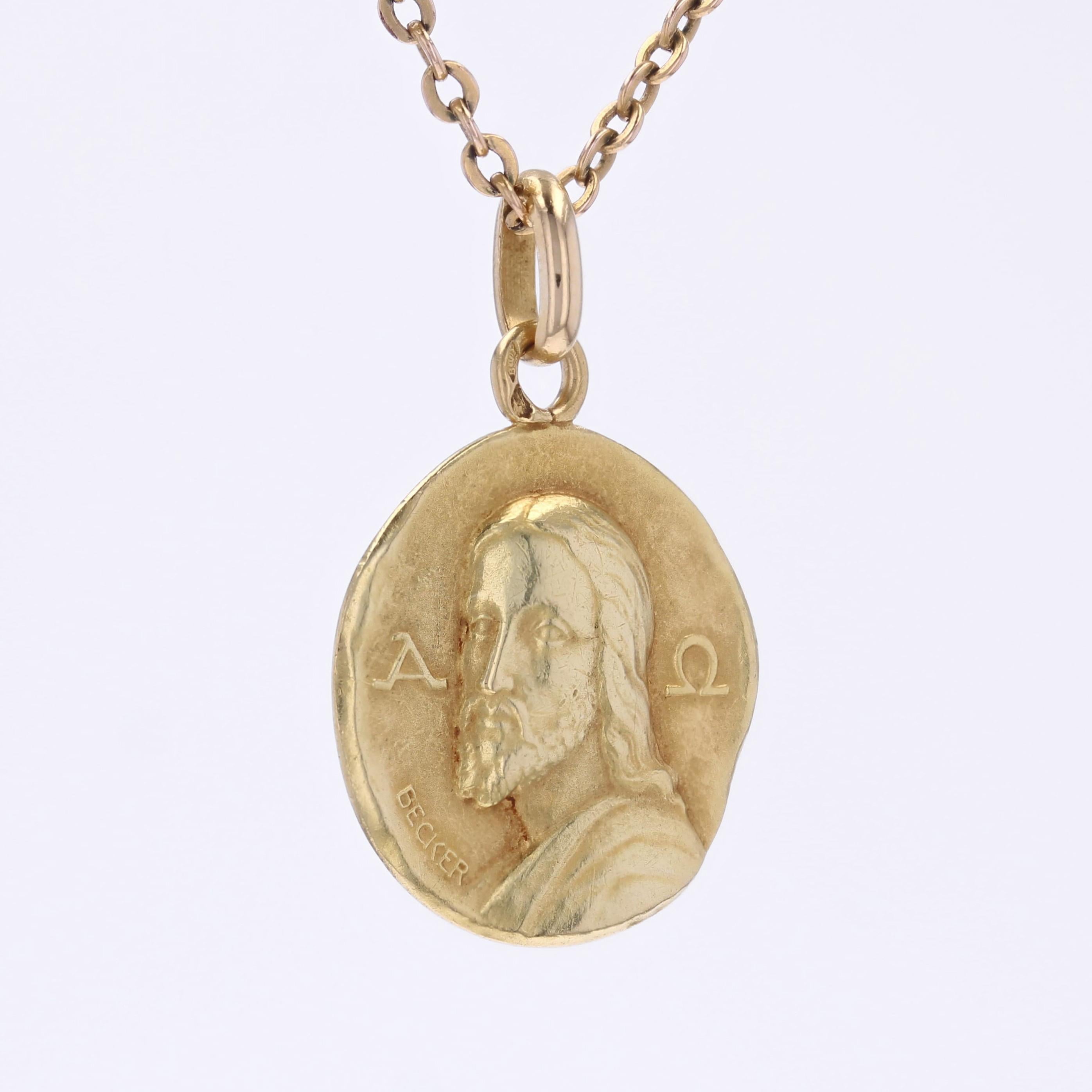 French 20th Century 18 Karat Yellow Gold Becker Catacomb Christ Medal Pendant In Good Condition For Sale In Poitiers, FR