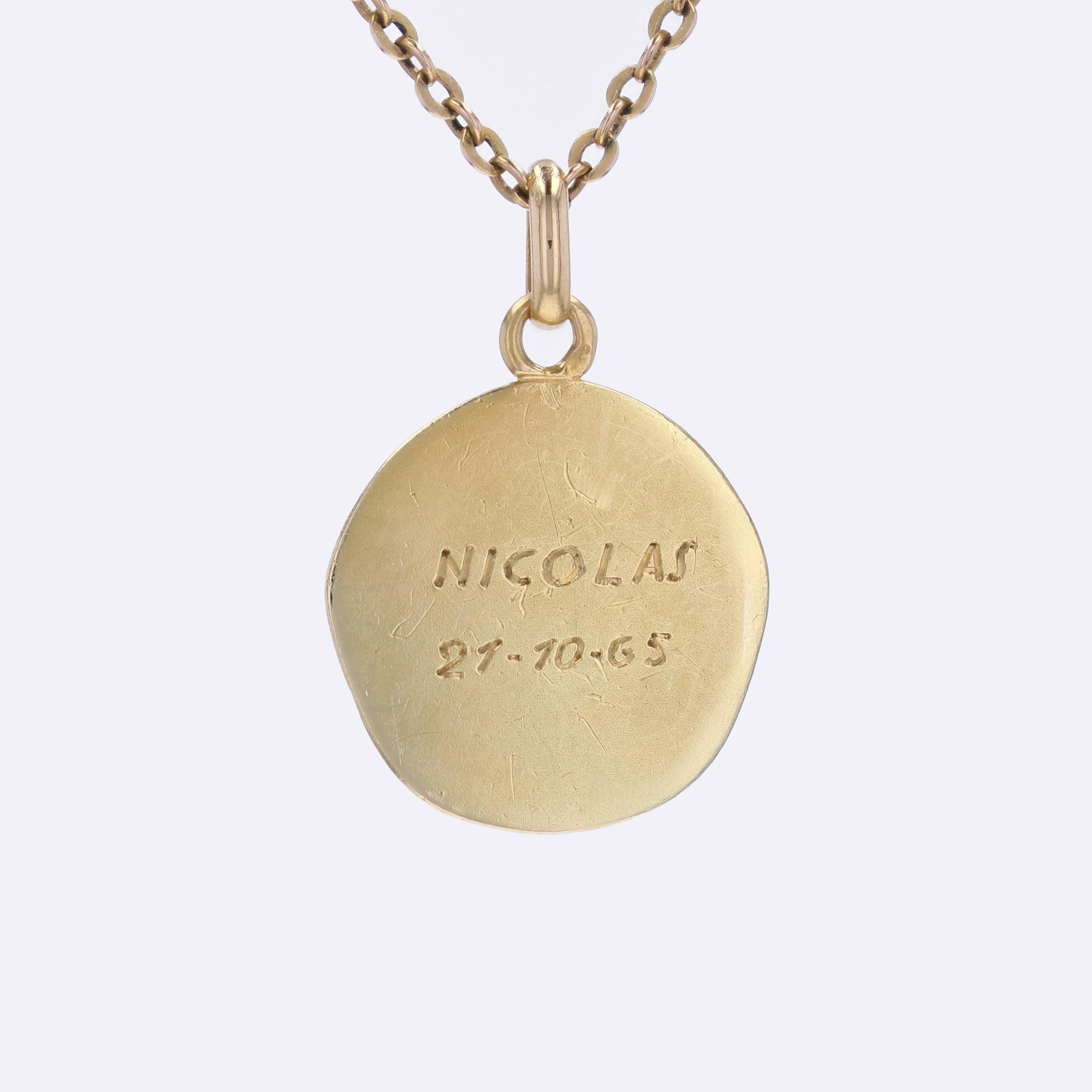French 20th Century 18 Karat Yellow Gold Becker Catacomb Christ Medal Pendant For Sale 3