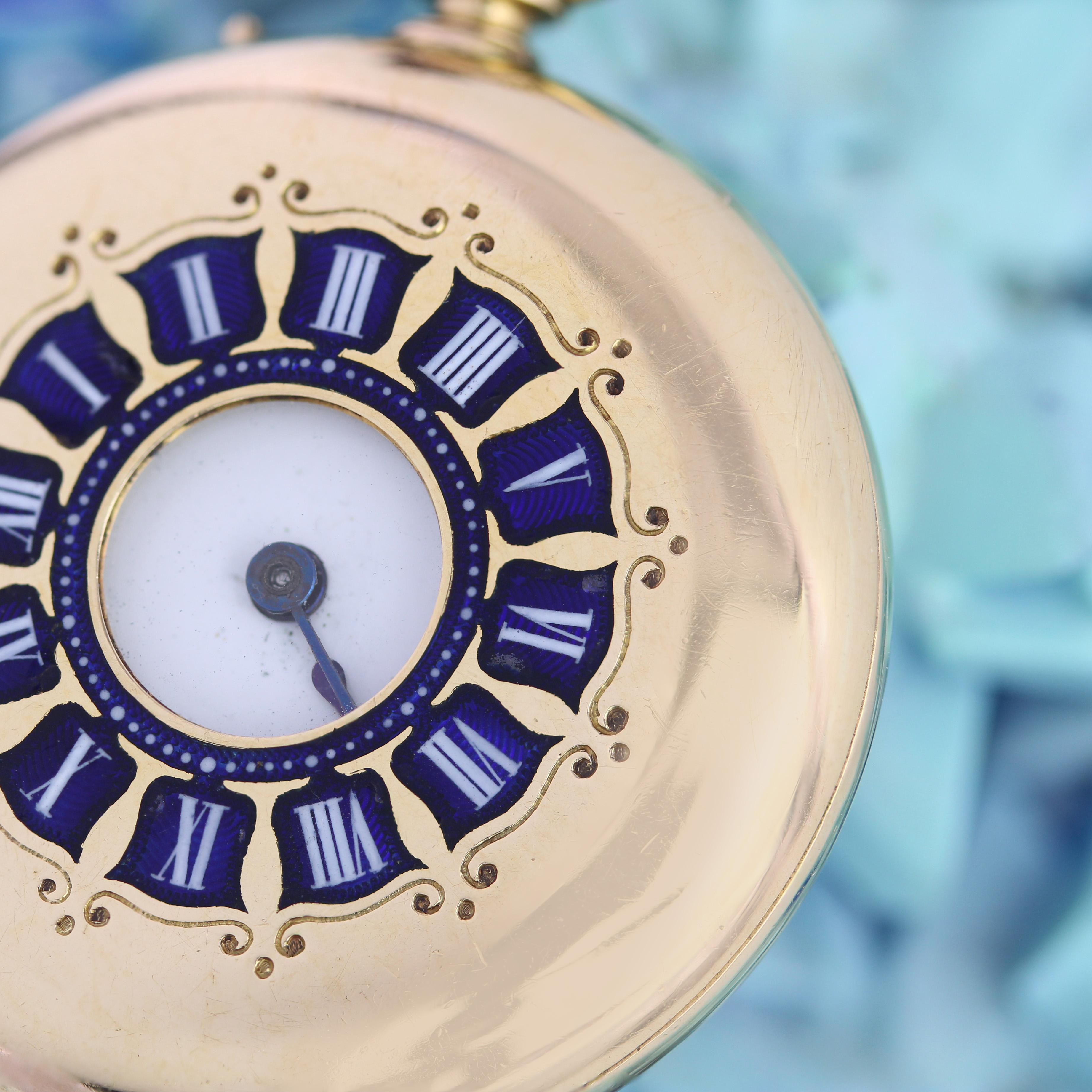 Pendentif montre de poche en or jaune 18 carats et émail bleu du 20e siècle en vente 5