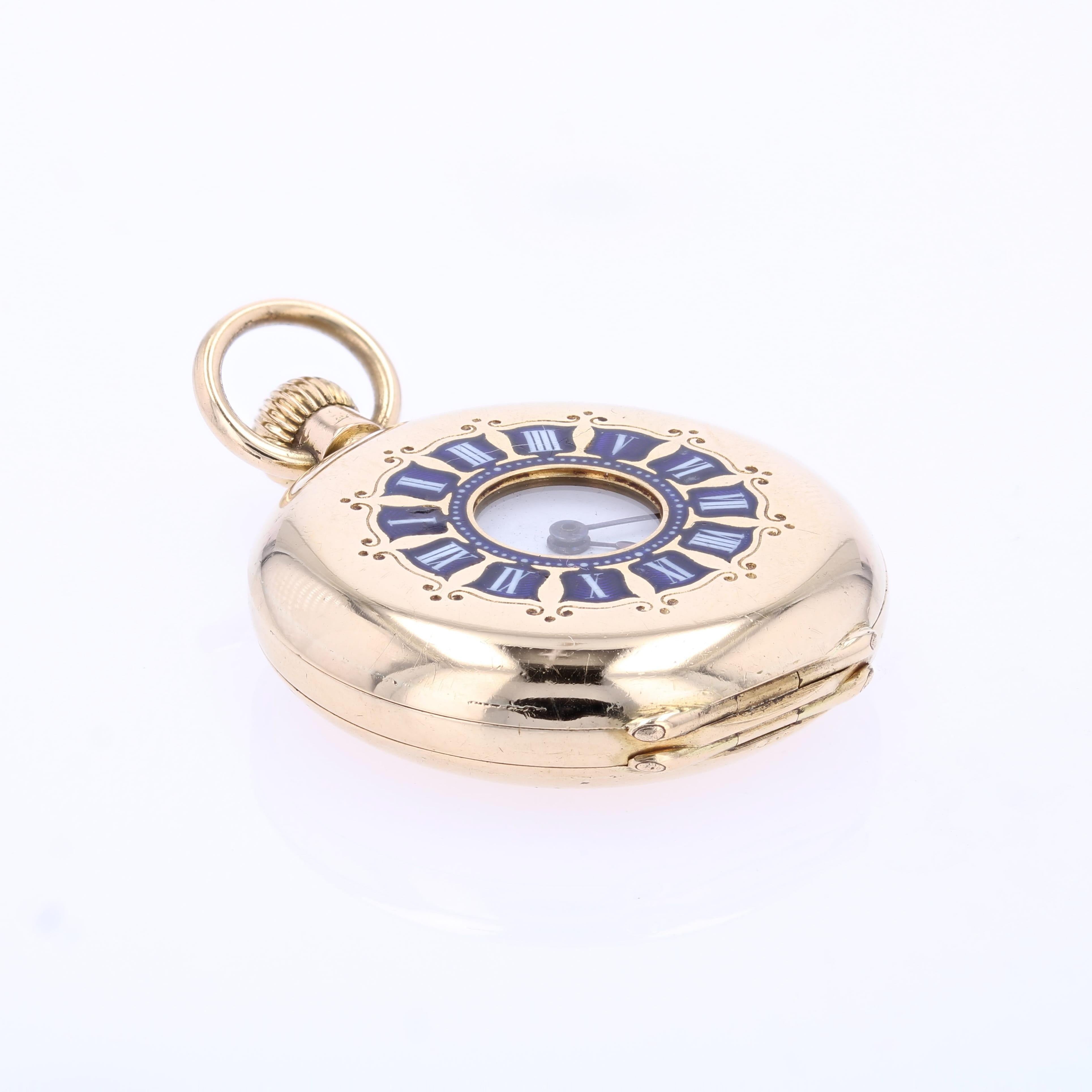 Pendentif montre de poche en or jaune 18 carats et émail bleu du 20e siècle en vente 8