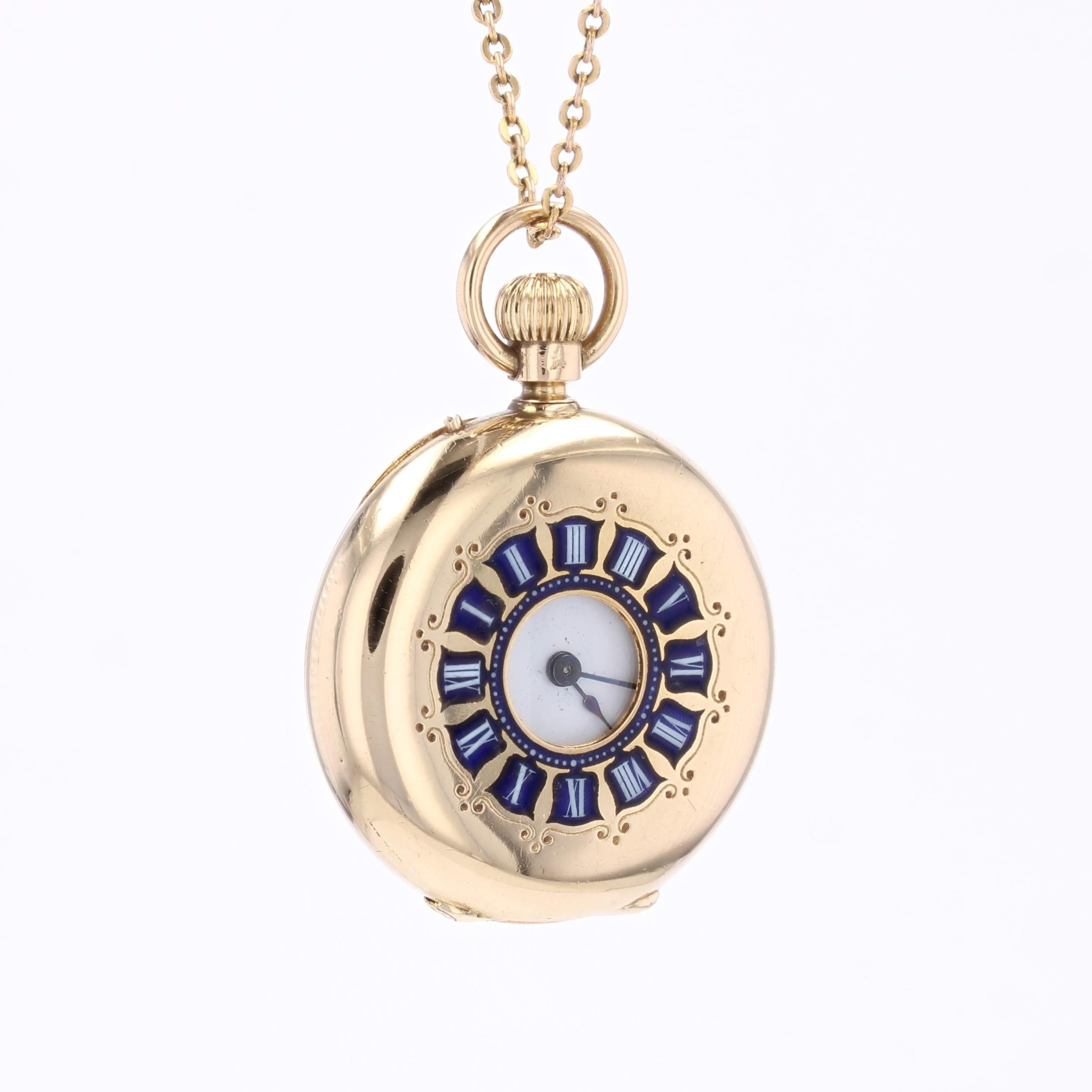 Pendentif montre de poche en or jaune 18 carats et émail bleu du 20e siècle Pour femmes en vente