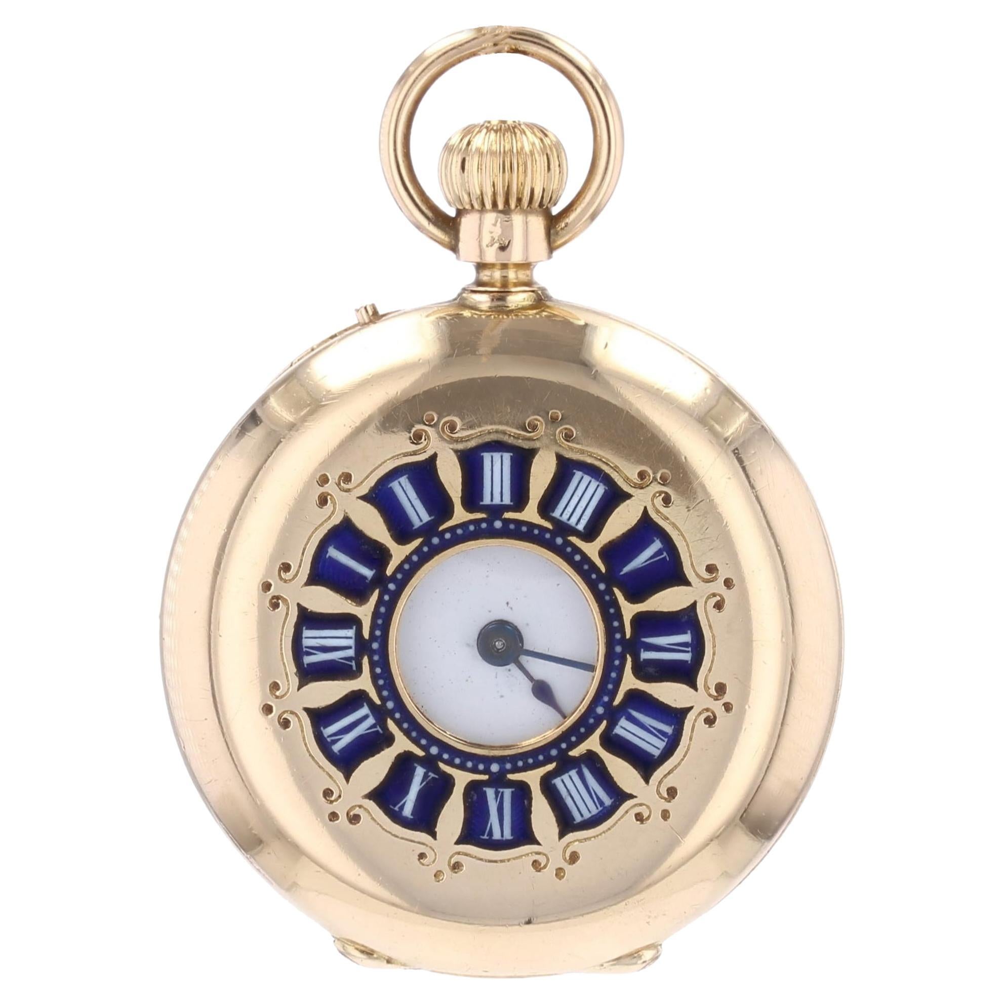 Pendentif montre de poche en or jaune 18 carats et émail bleu du 20e siècle en vente