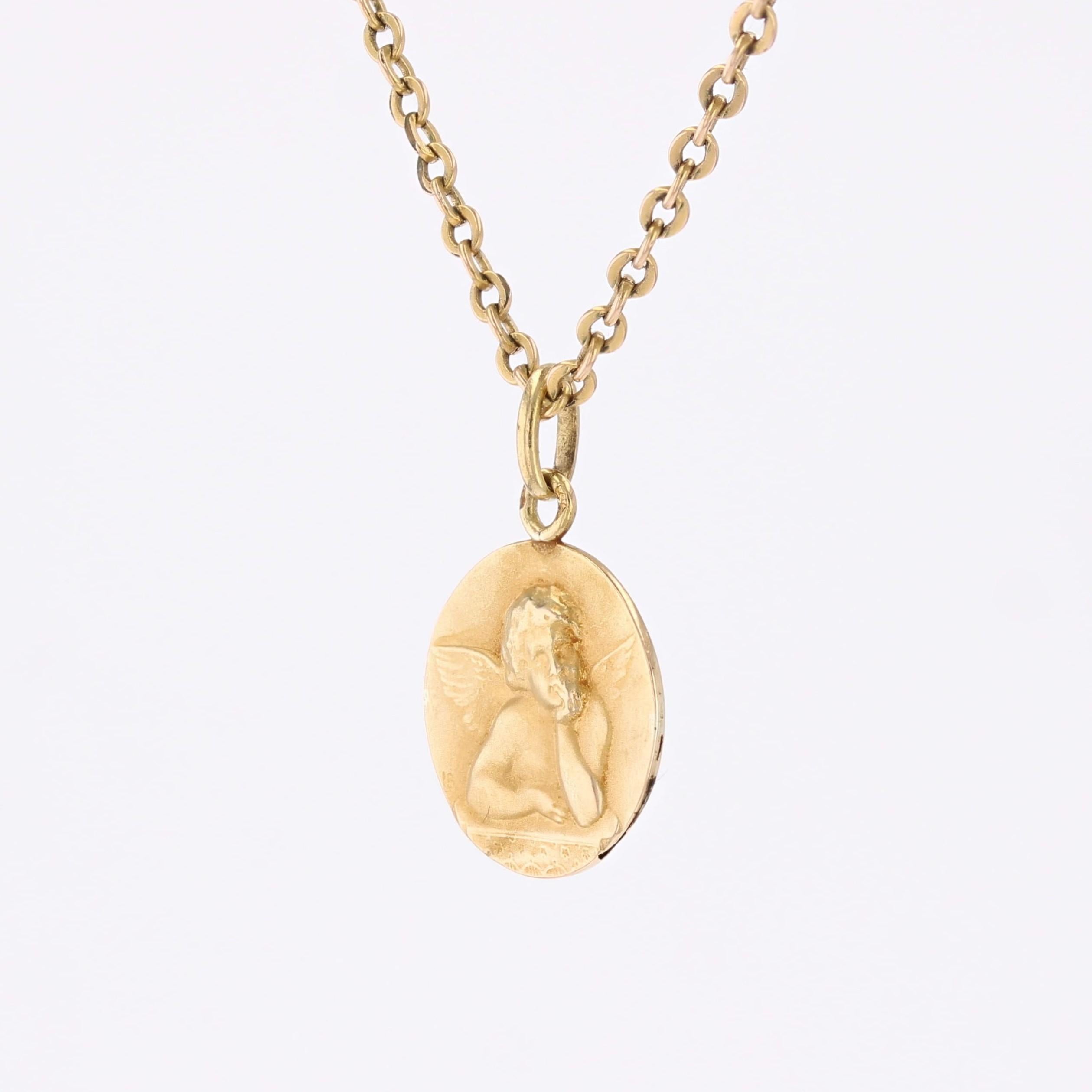 Pendentif médaille chérubin en or jaune 18 carats du 20e siècle français Unisexe en vente