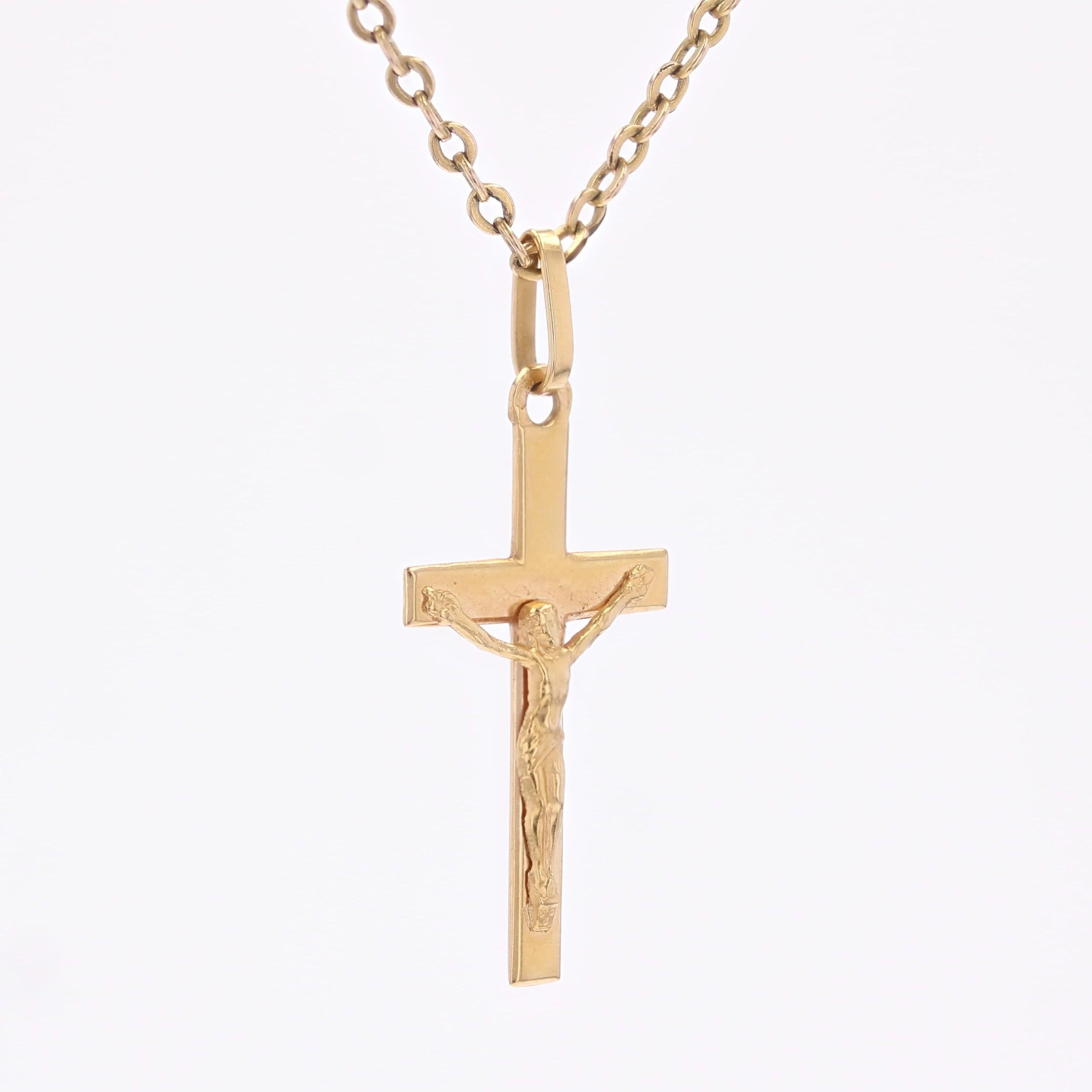 French 20th Century 18 Karat Yellow Gold Christ Cross Pendant In Good Condition For Sale In Poitiers, FR