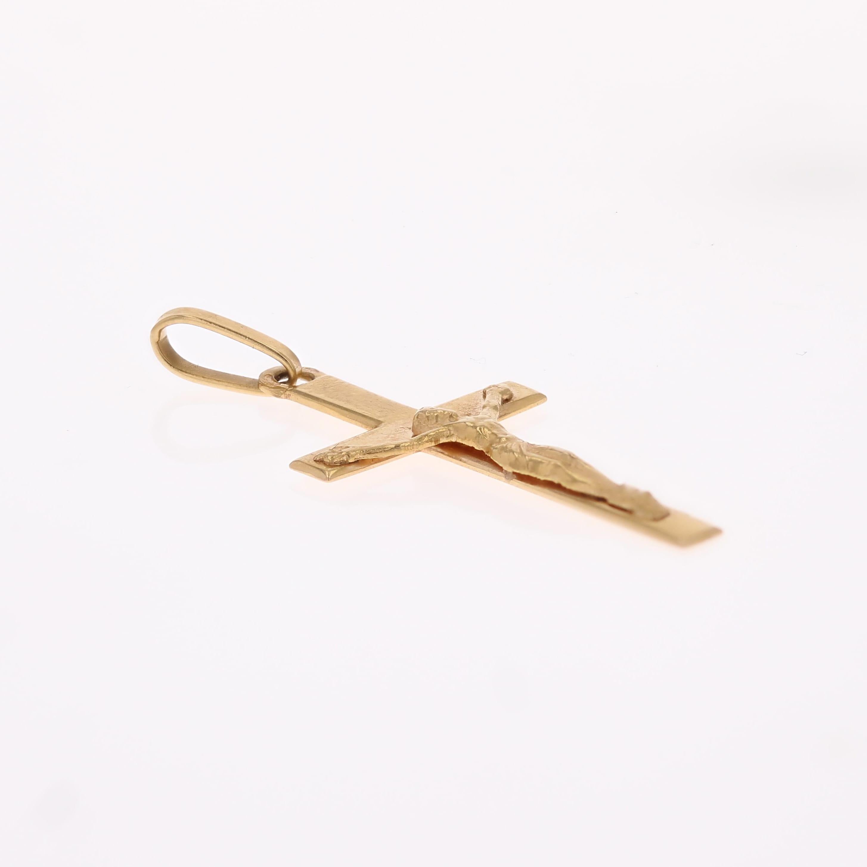 French 20th Century 18 Karat Yellow Gold Christ Cross Pendant For Sale 3