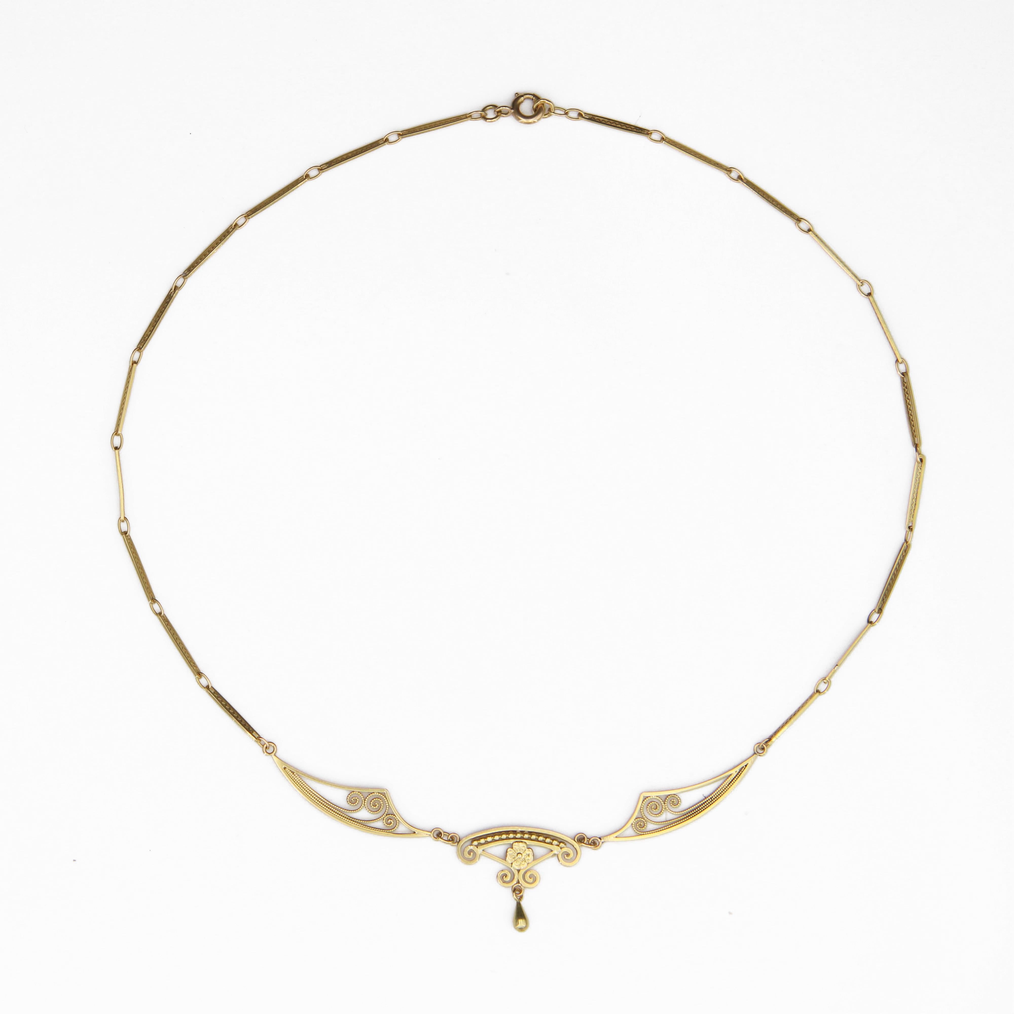 Art Nouveau French 20th Century 18 Karat Yellow Gold Drapery Necklace