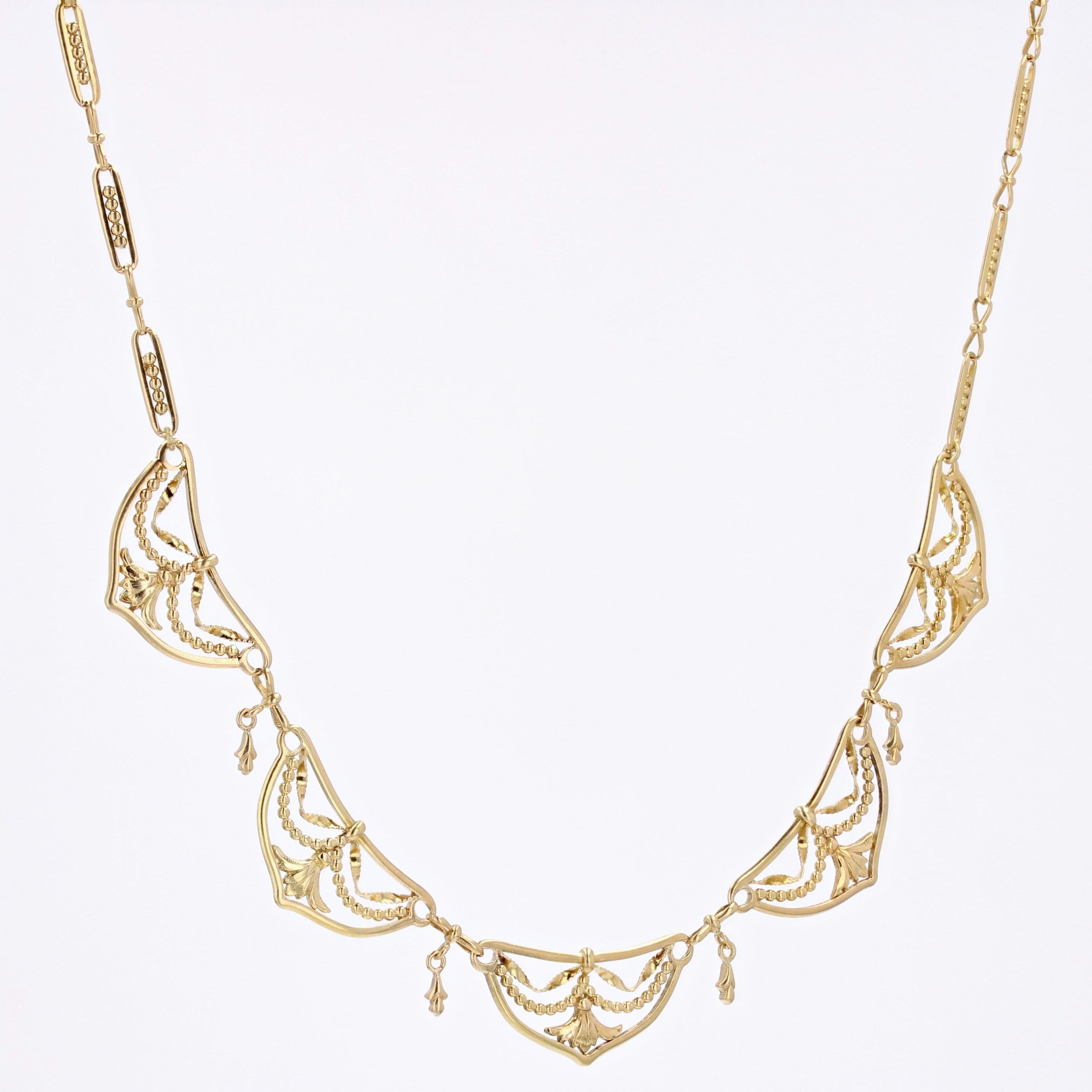 French 20th Century 18 Karat Yellow Gold Drapery Necklace In Good Condition For Sale In Poitiers, FR