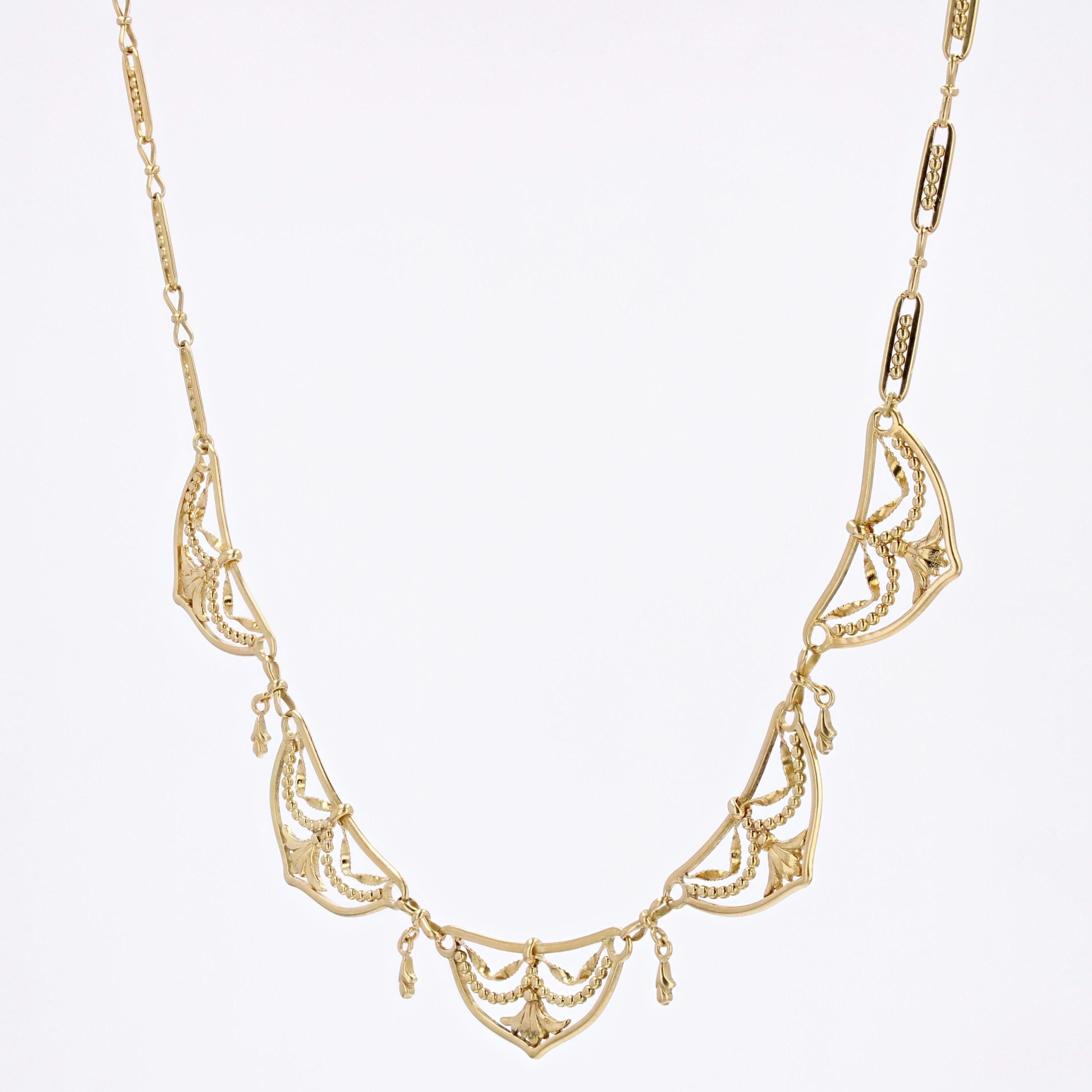 Women's French 20th Century 18 Karat Yellow Gold Drapery Necklace For Sale