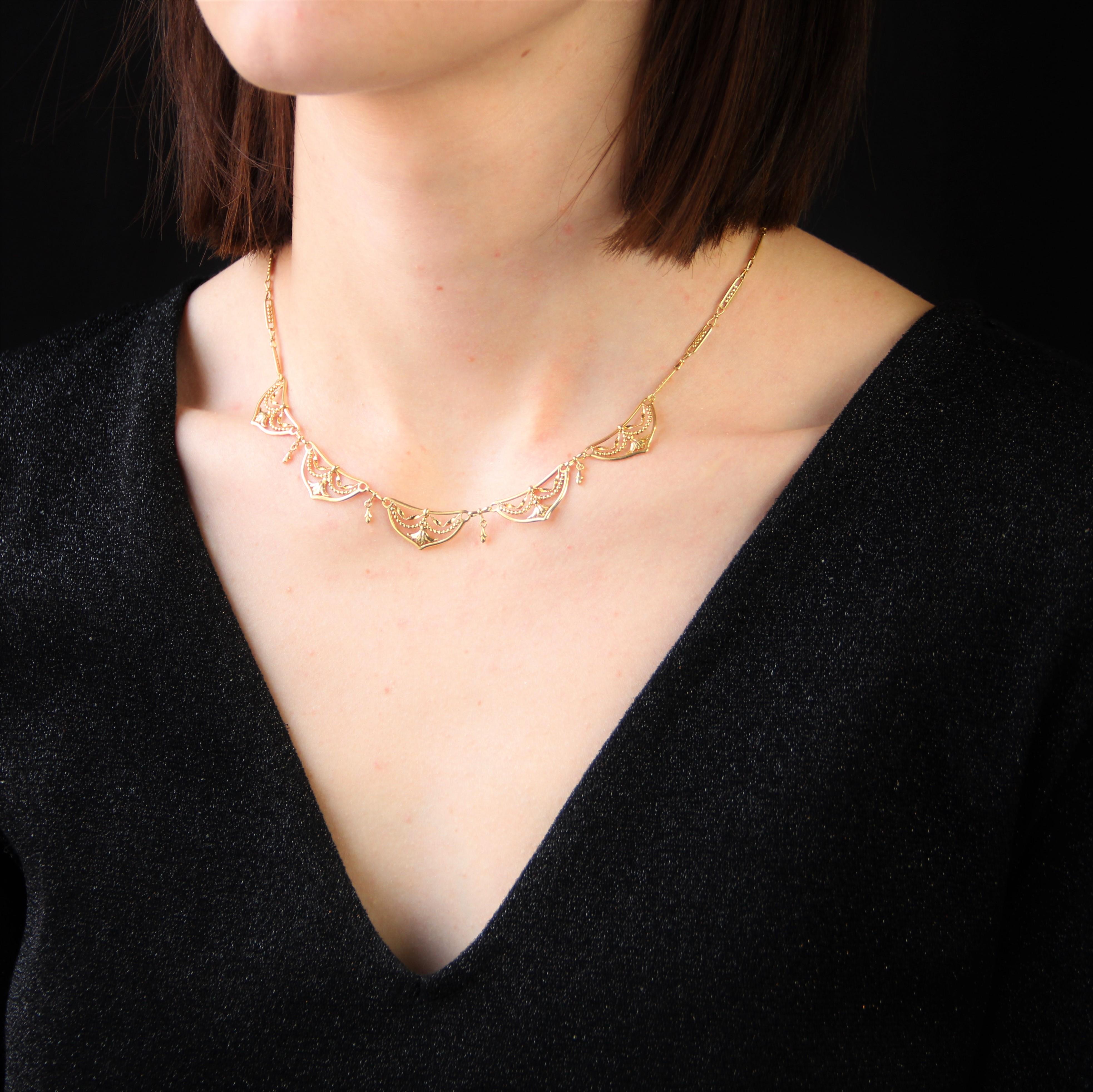 French 20th Century 18 Karat Yellow Gold Drapery Necklace For Sale 3