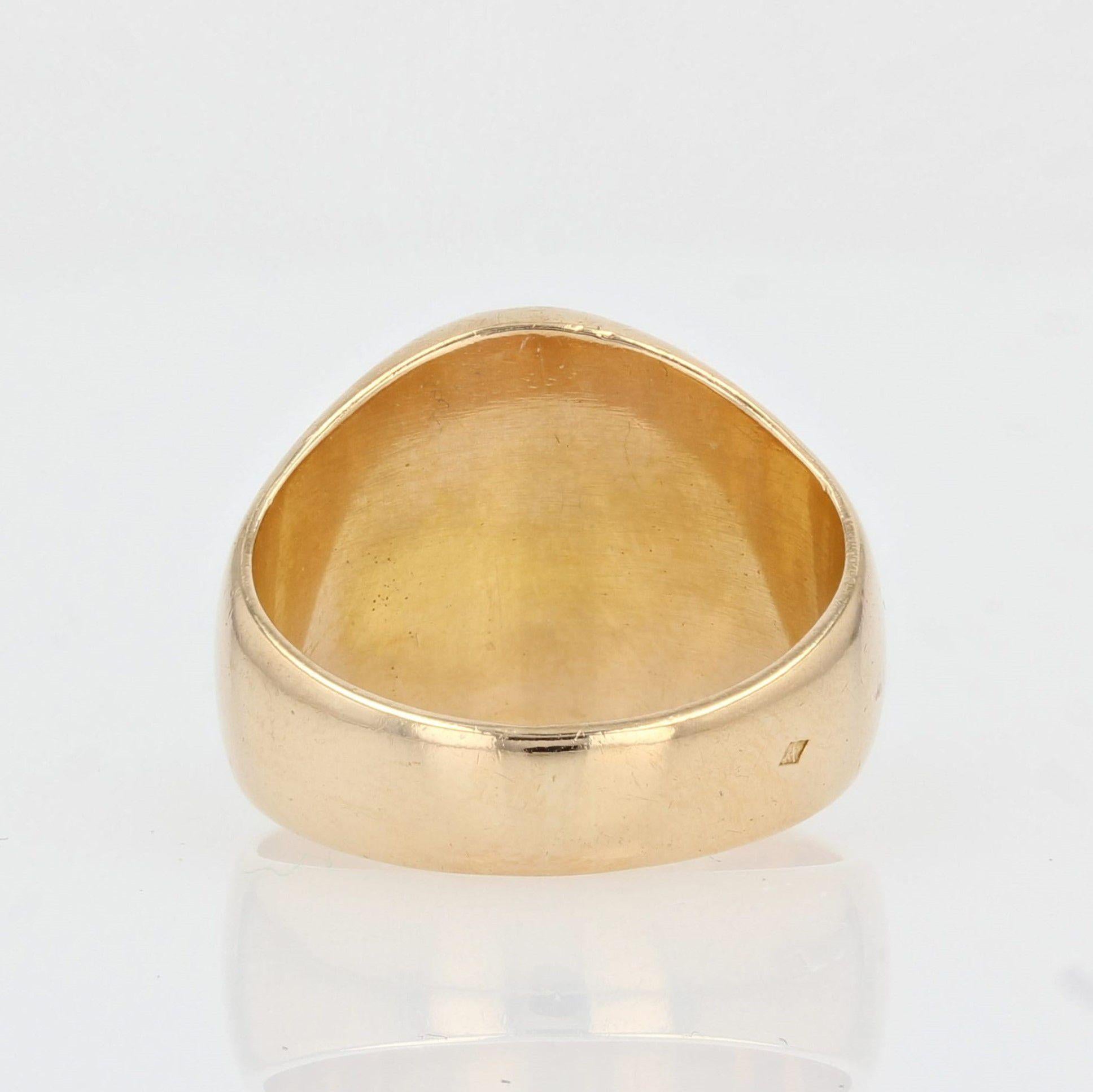 French 20th Century 18 Karat Yellow Gold Engraved with Initials Signet Ring For Sale 3