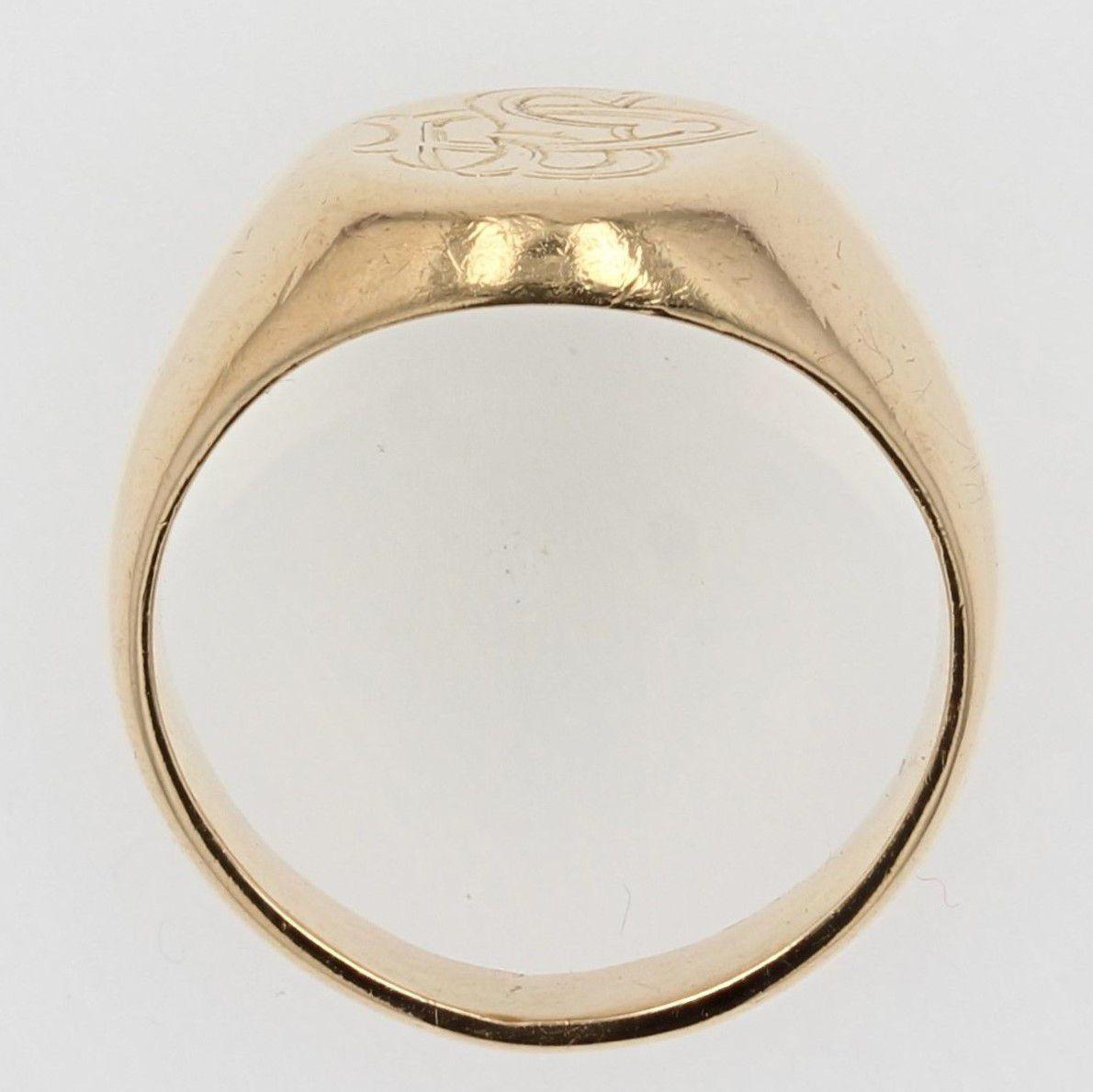 French 20th Century 18 Karat Yellow Gold Engraved with Initials Signet Ring For Sale 4