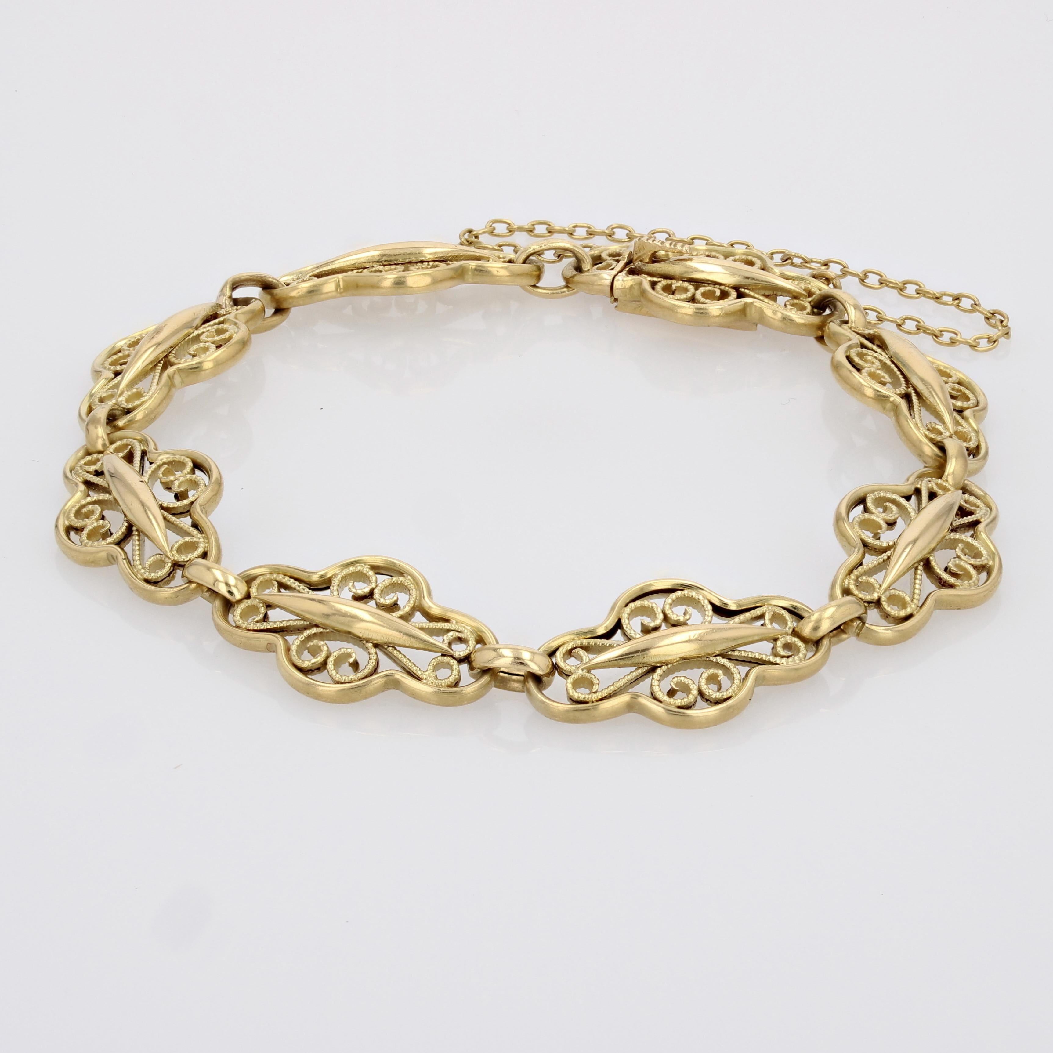 French 20th Century 18 Karat Yellow Gold Filigree Bracelet In Good Condition In Poitiers, FR