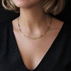 Chaîne collier à chaîne filigrane en or jaune 18 carats du XXe siècle, France