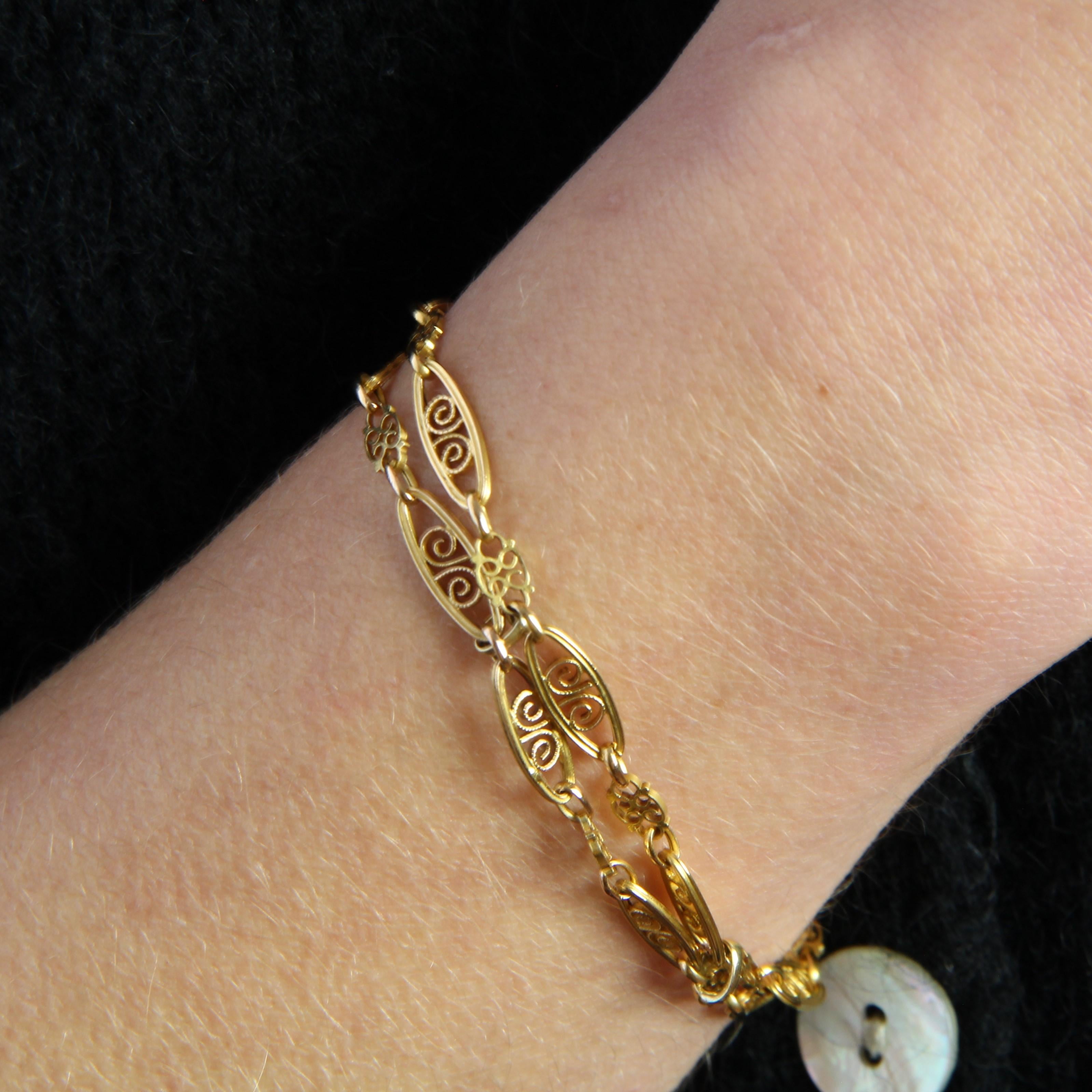 French 20th Century 18 Karat Yellow Gold Filigree Double Row Bracelet In Good Condition For Sale In Poitiers, FR