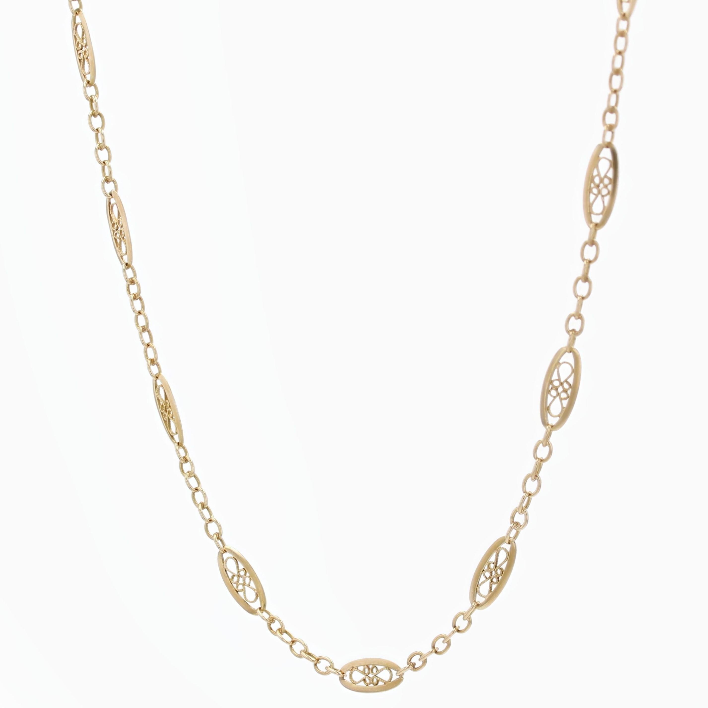 Belle Époque French, 20th Century 18 Karat Yellow Gold Filigree Links Chain For Sale