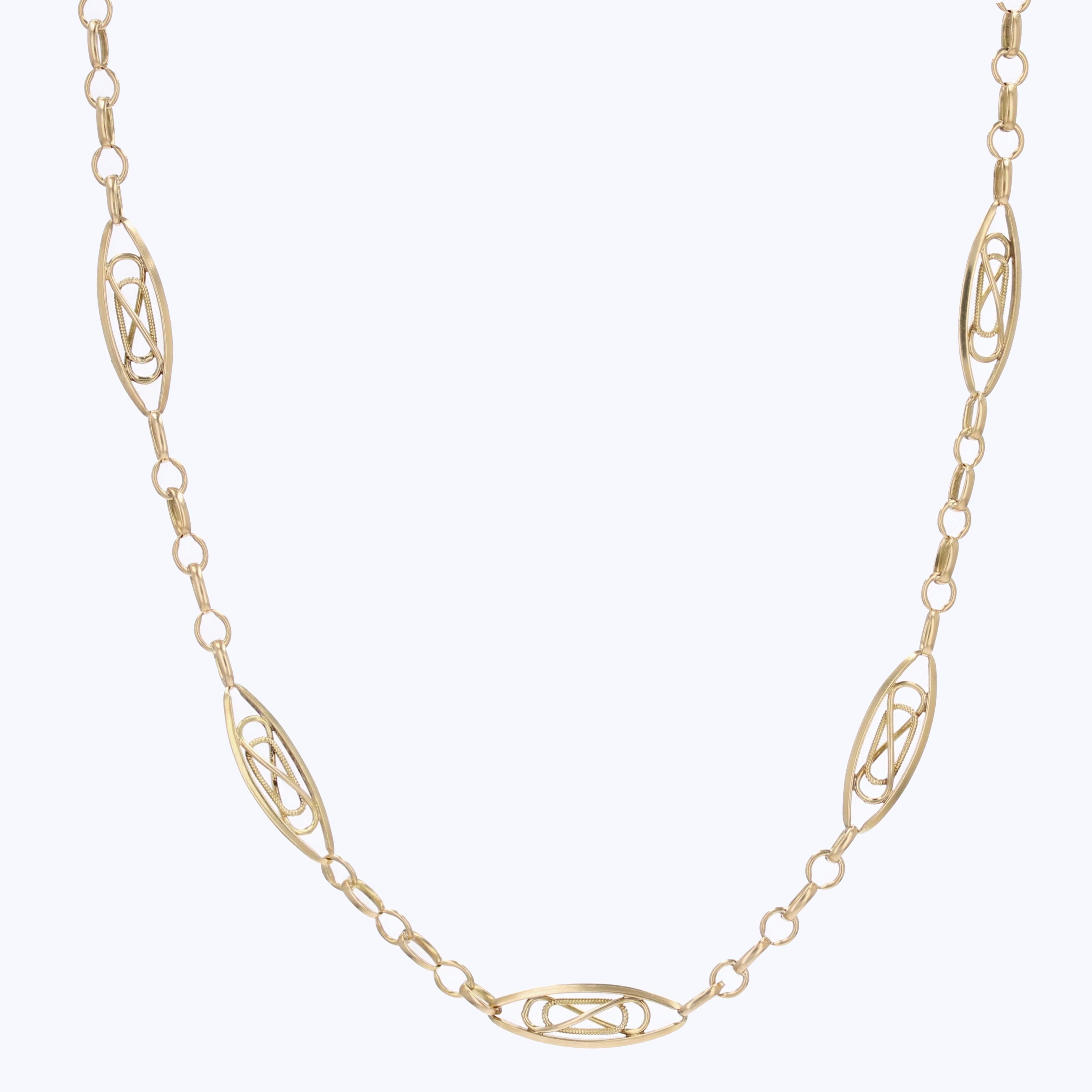French 20th Century 18 Karat Yellow Gold Filigree Mesh Links Chain 7