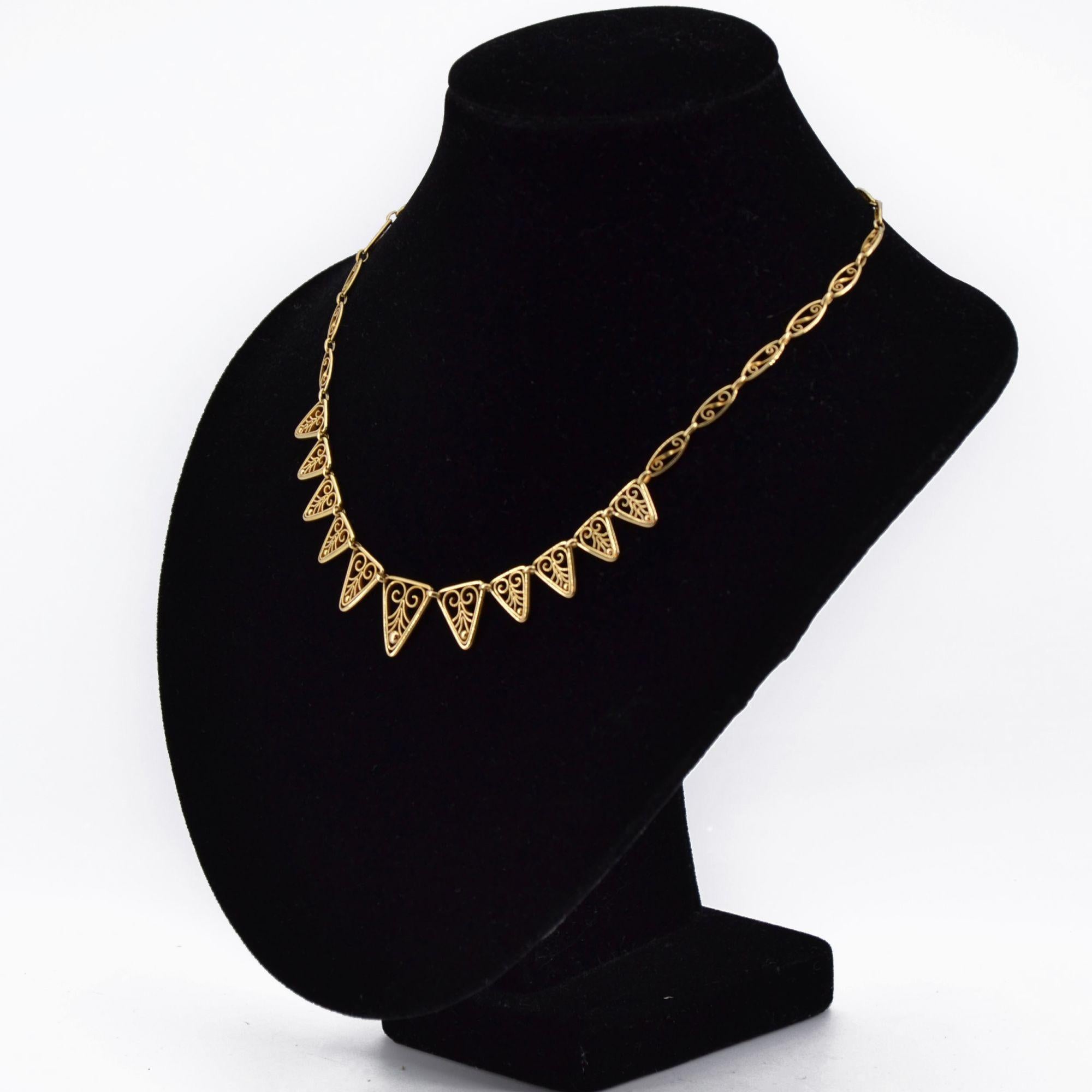 Belle Époque French 20th Century 18 Karat Yellow Gold Filigree Necklace