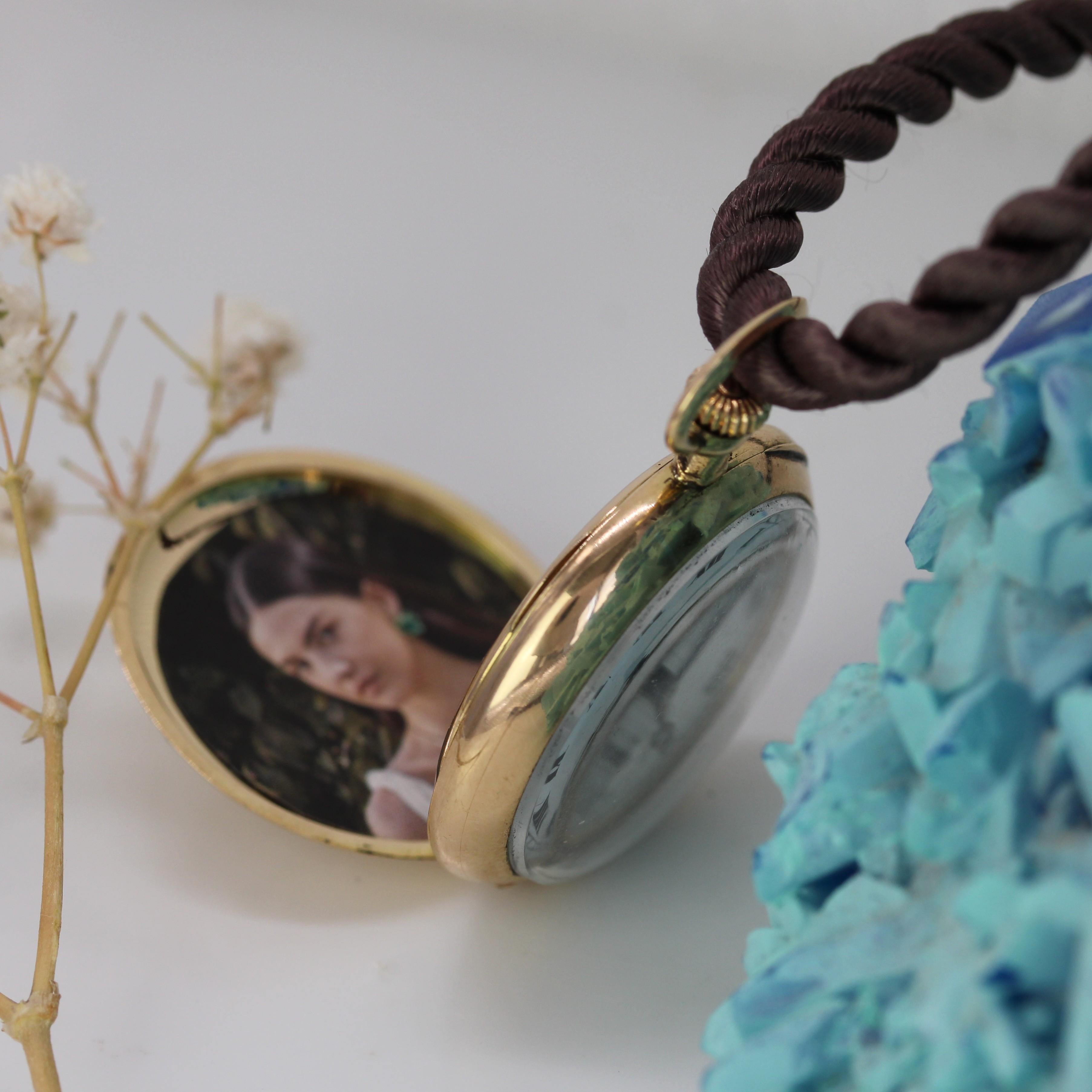 Pendentif en or jaune 18 carats initiales de montre de poche française du 20e siècle en vente 6