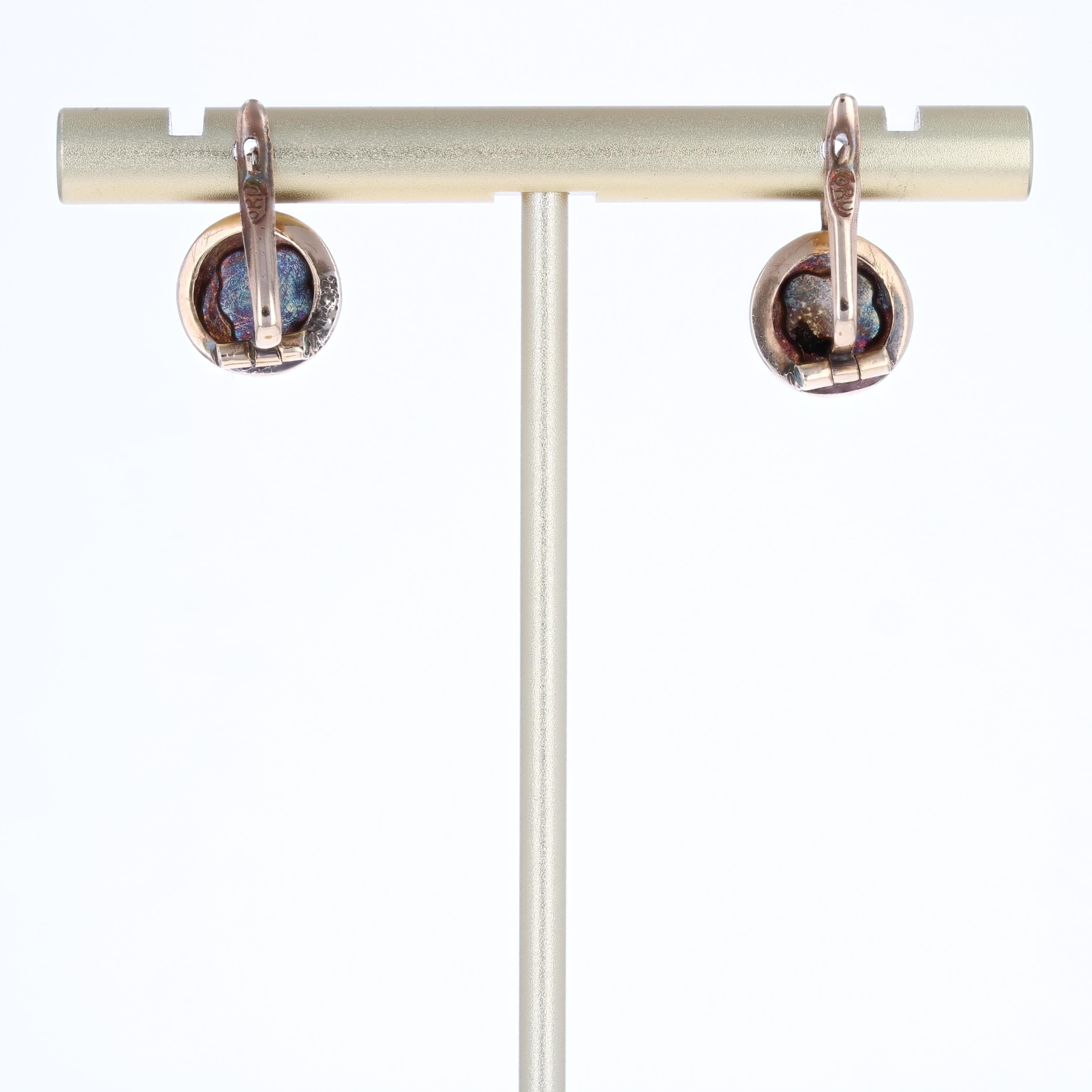 Orecchini a forma di viola smaltati in oro giallo 18 carati del 20° secolo in vendita 4