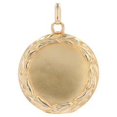 French 20th Century 18 Karat Yellow Gold Locket Pendant Medallion