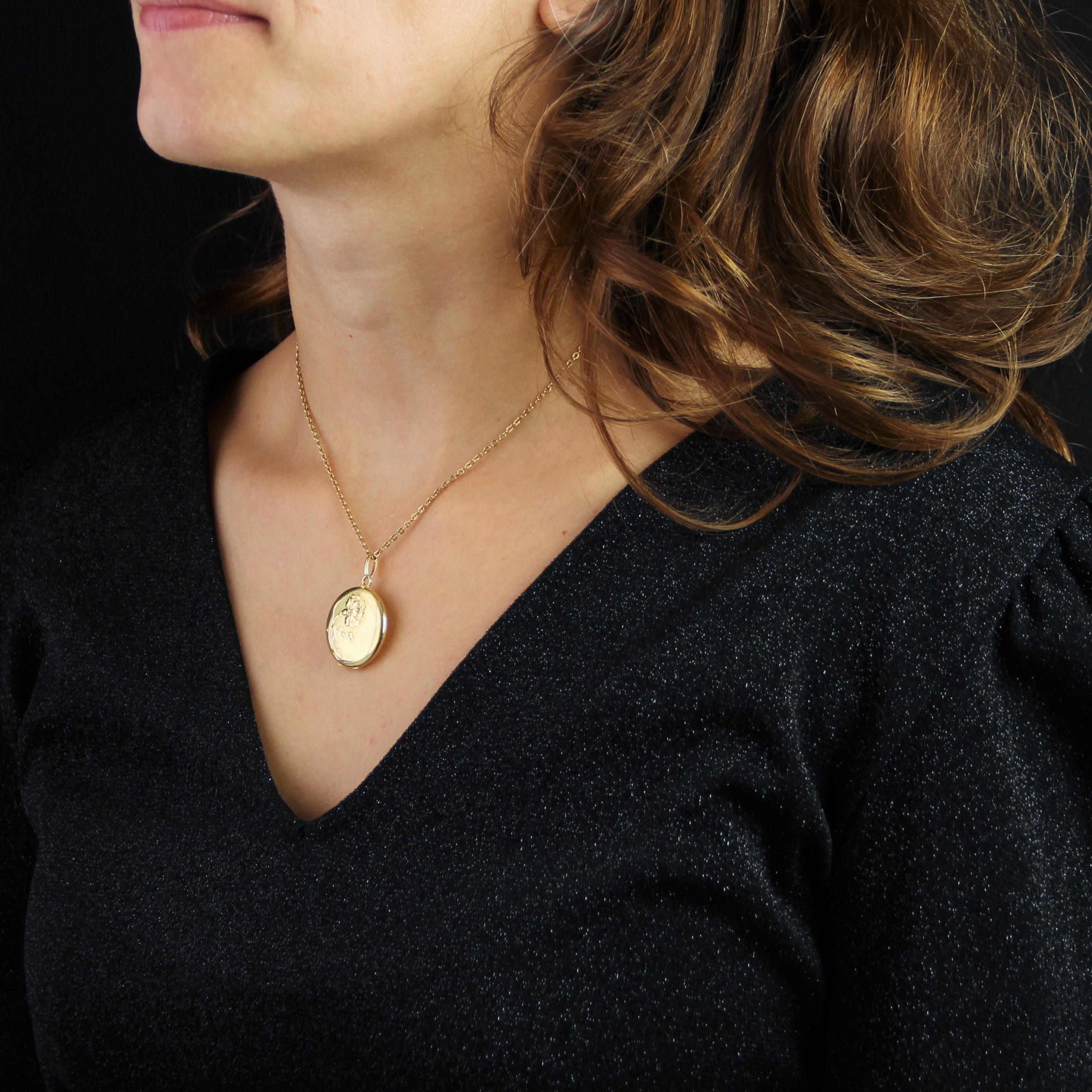 French, 20th Century 18 Karat Yellow Gold Marigold Medallion 2