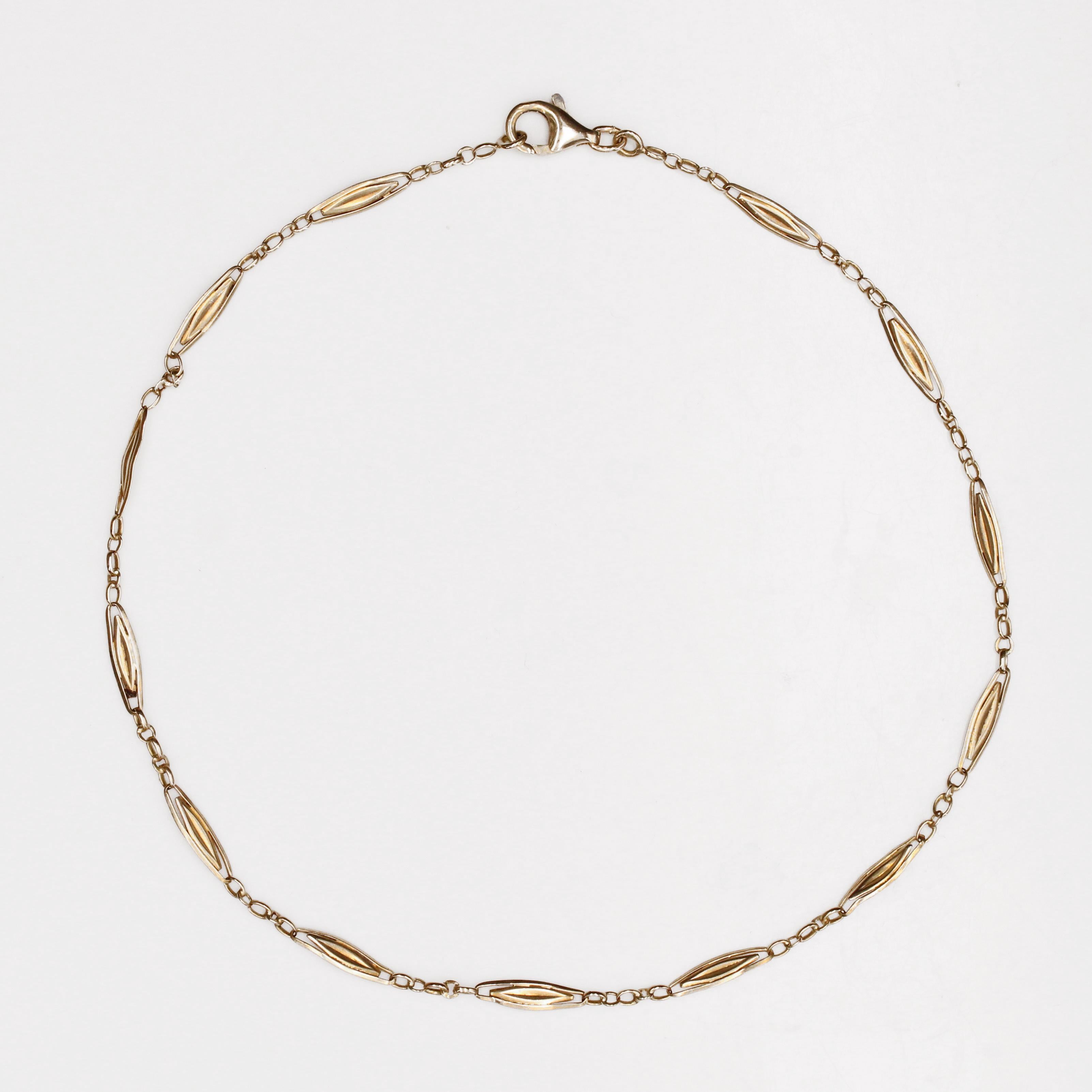 French 20th Century 18 Karat Yellow Gold Navette Link Chain Necklace In Good Condition For Sale In Poitiers, FR