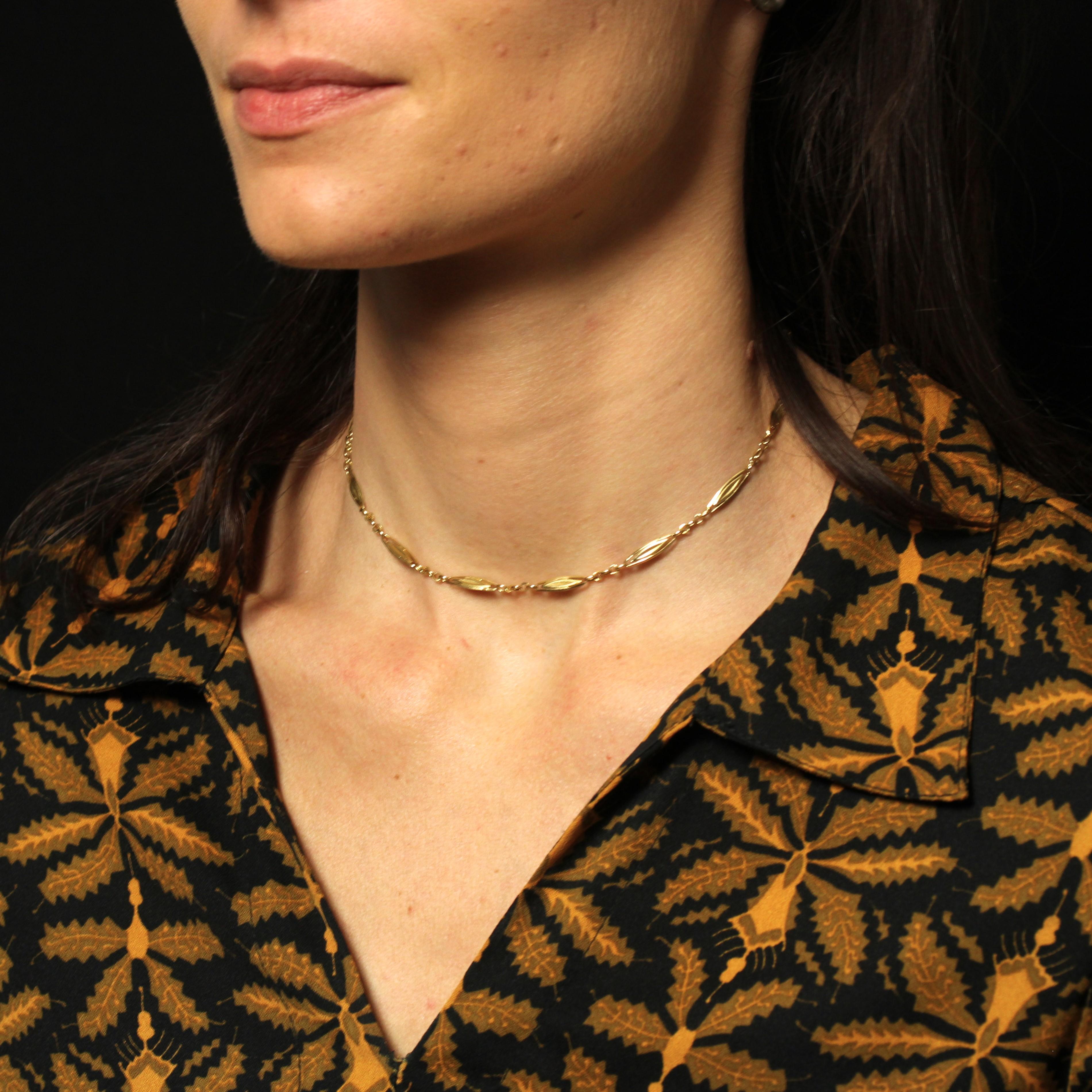French 20th Century 18 Karat Yellow Gold Navette Link Chain Necklace For Sale 2