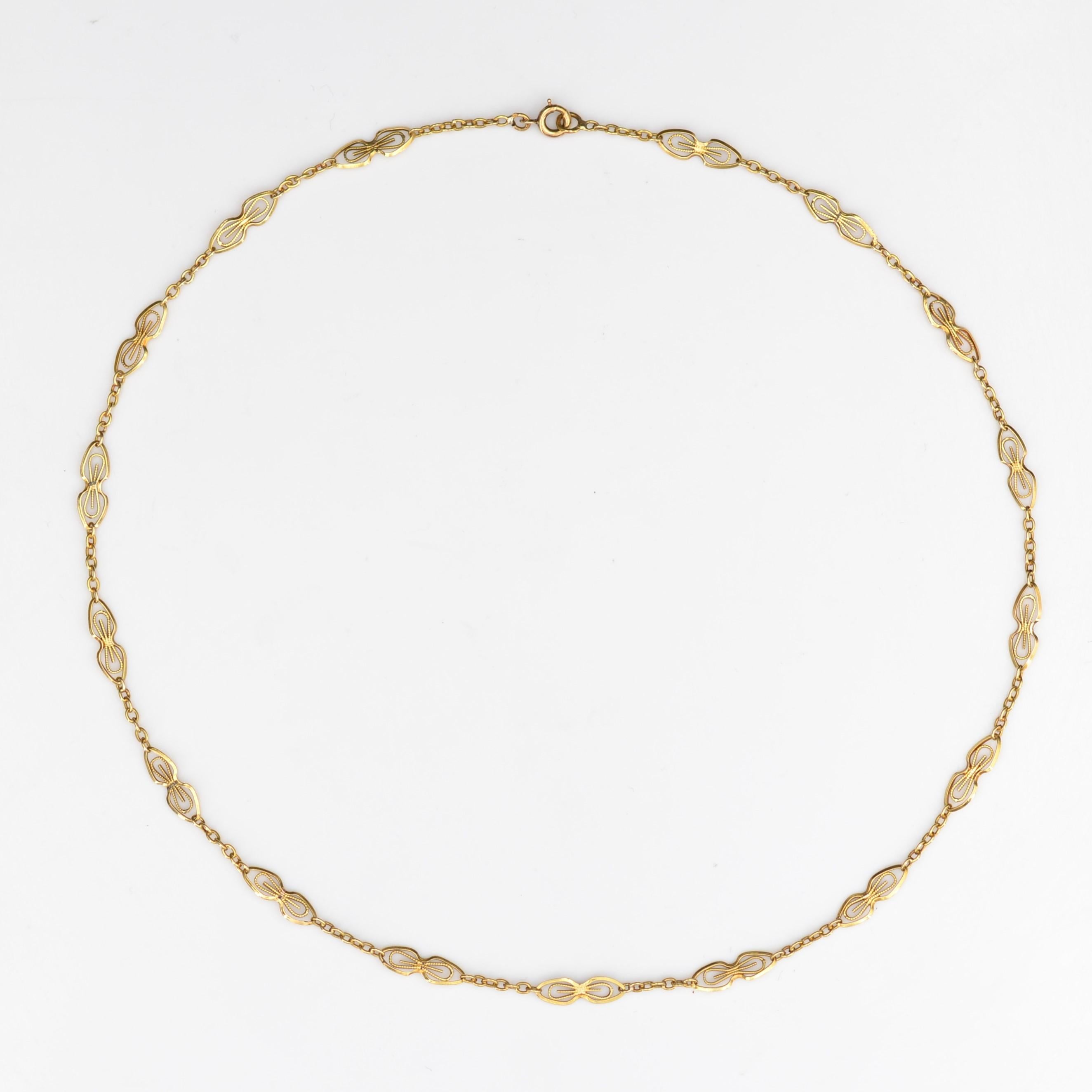 Belle Époque French 20th Century 18 Karat Yellow Gold Openwork Chain For Sale