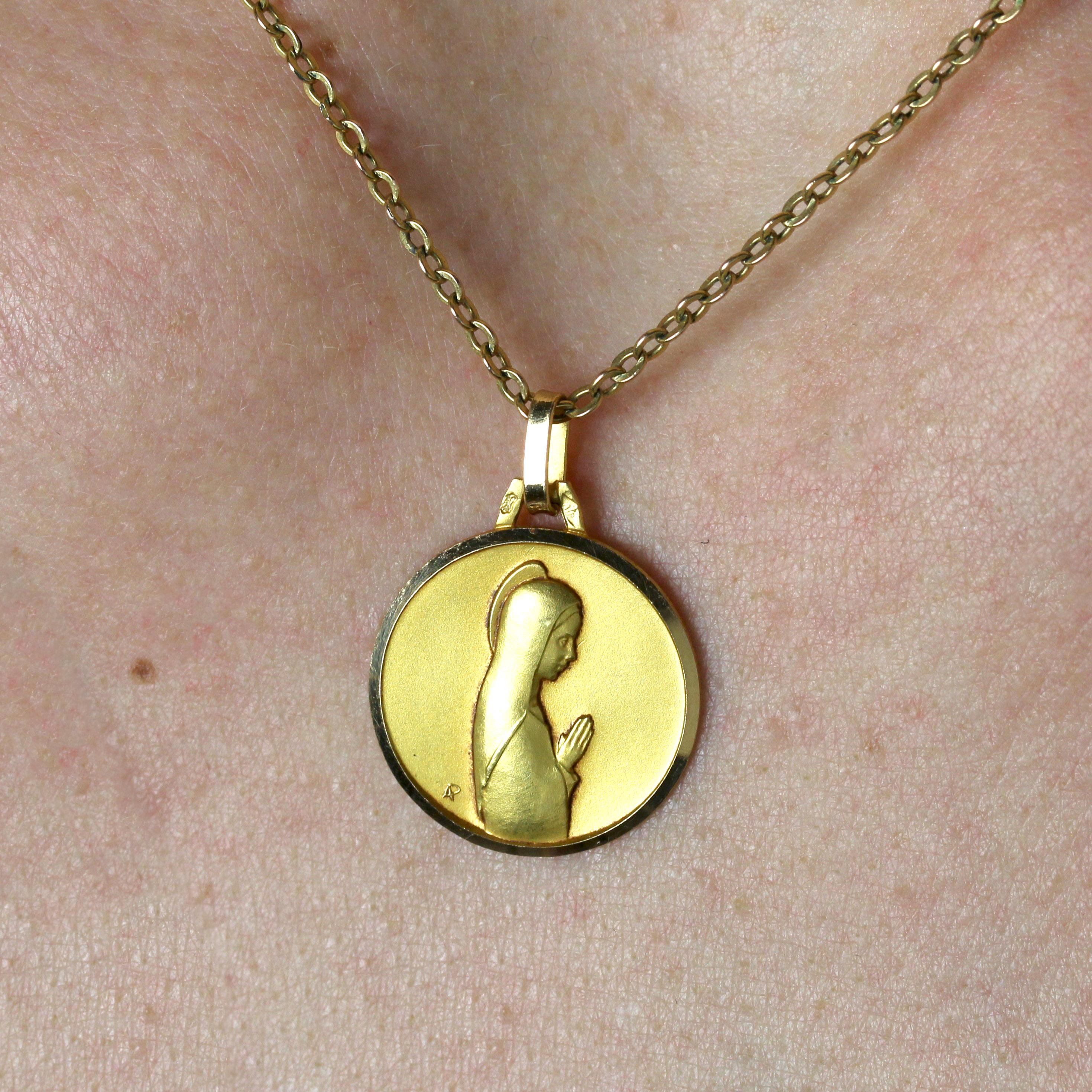French 20th Century 18 Karat Yellow Gold Praying Virgin Medal Pendant For Sale 1