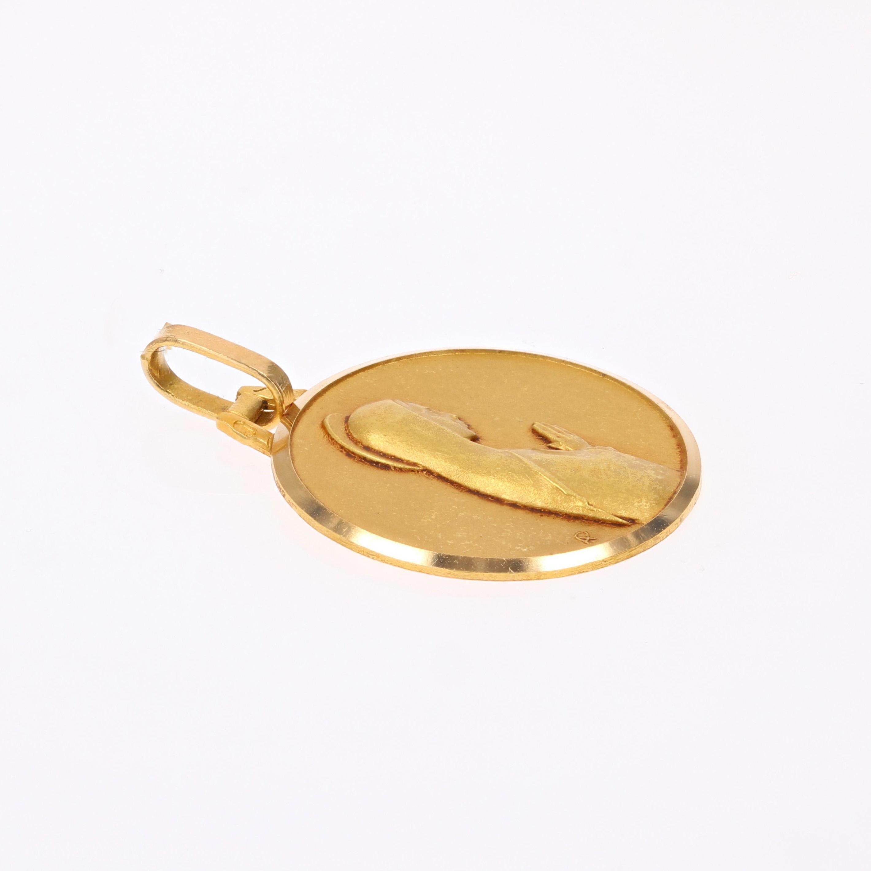 French 20th Century 18 Karat Yellow Gold Praying Virgin Medal Pendant For Sale 2