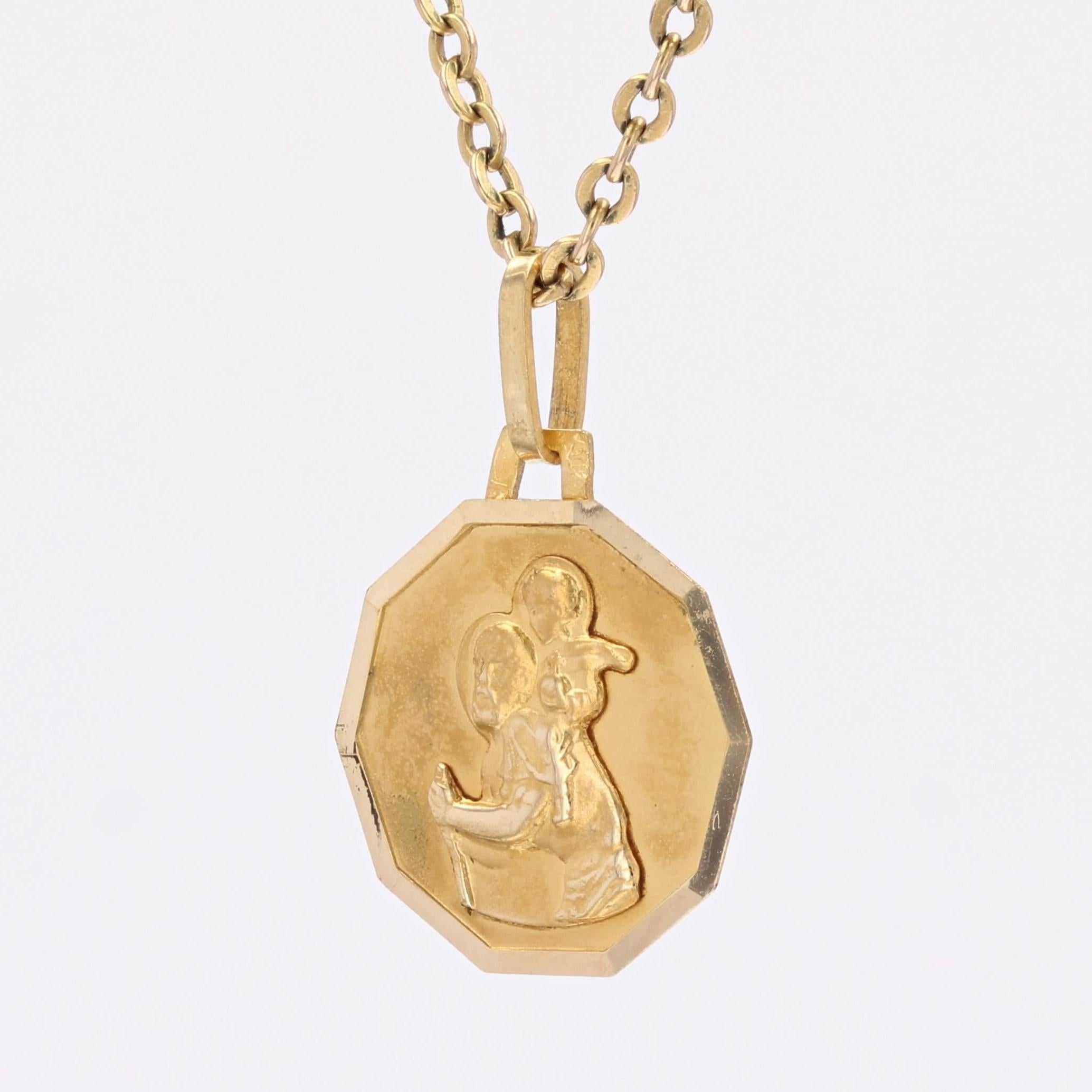 French 20th Century 18 Karat Yellow Gold Saint Christopher Medal Pendant In Good Condition For Sale In Poitiers, FR