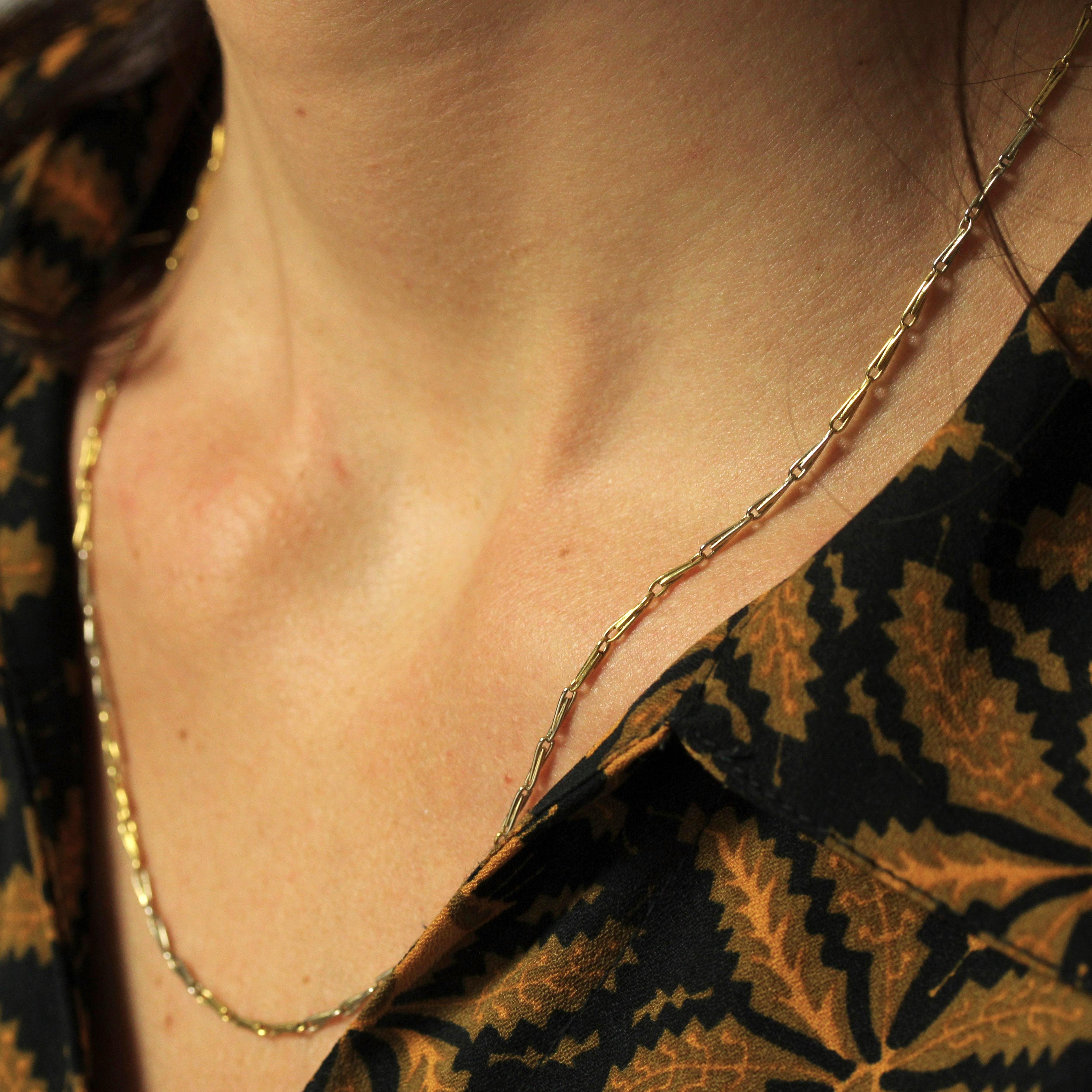 Collar francés de cadena de eslabones de grapas de oro amarillo de 18 quilates del siglo XX en venta 4