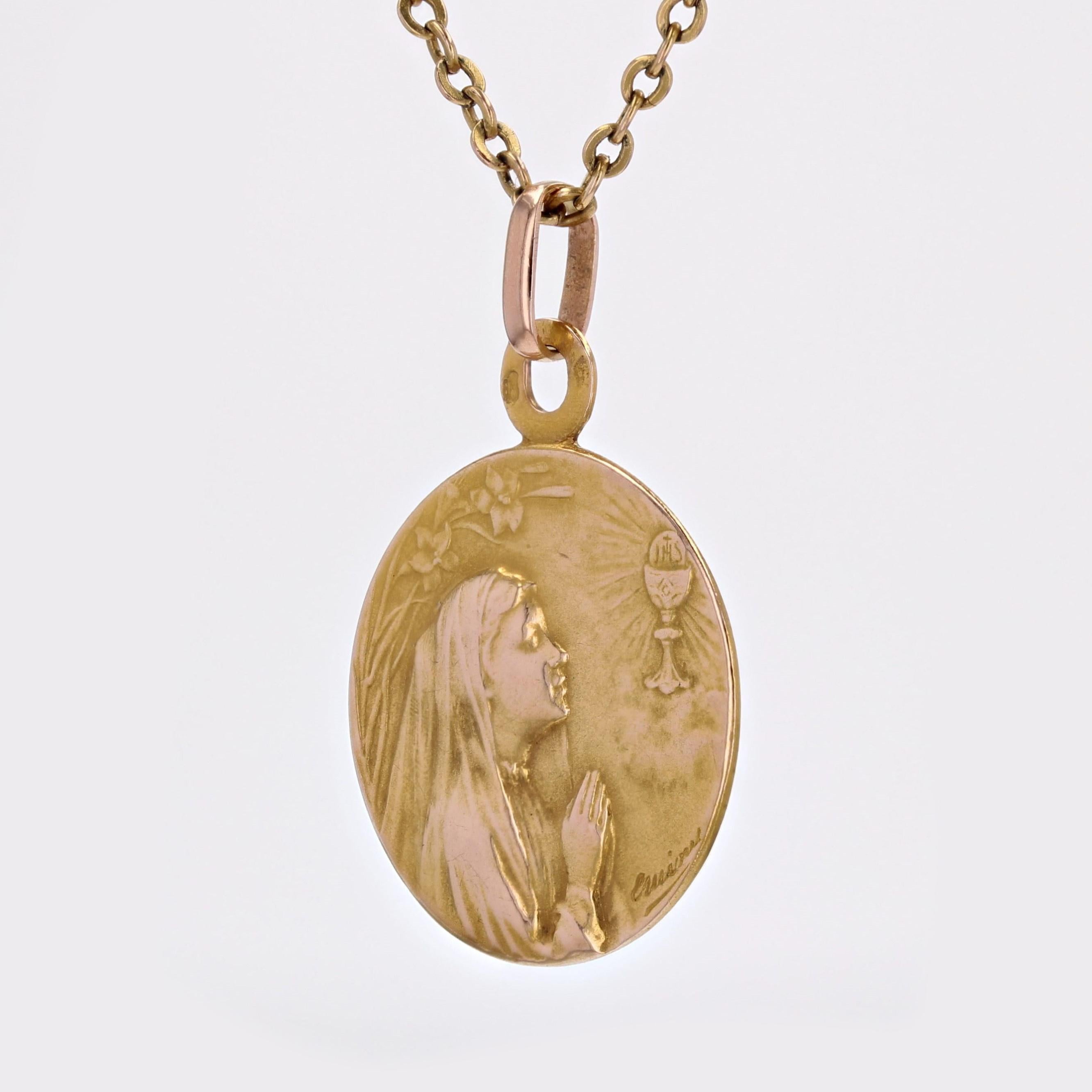 French 20th Century 18 Karat Yellow Gold Virgin and Chalice Medal Pendant In Good Condition In Poitiers, FR