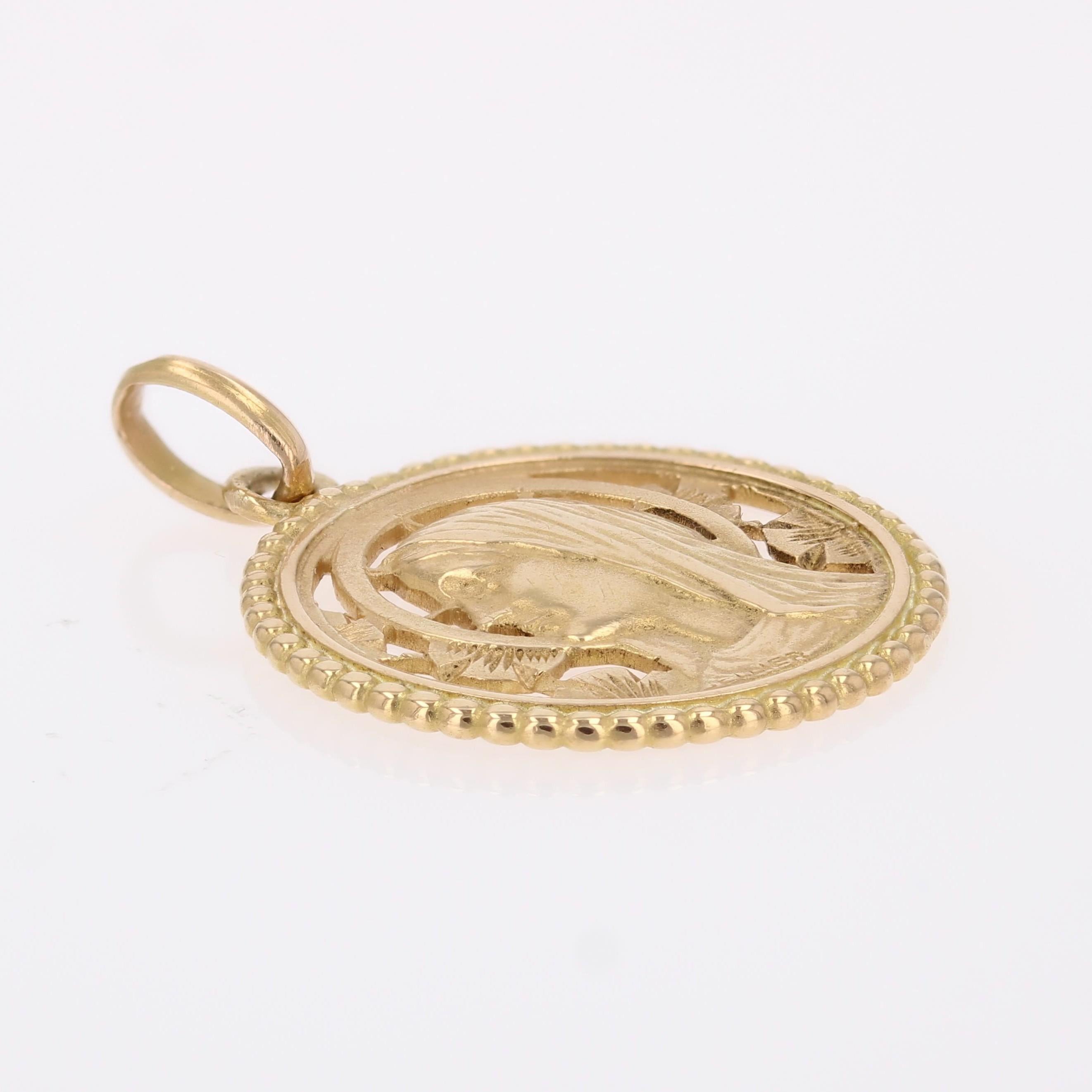French 20th Century 18 Karat Yellow Gold Virgin Mary Openwork Medal Pendant 2