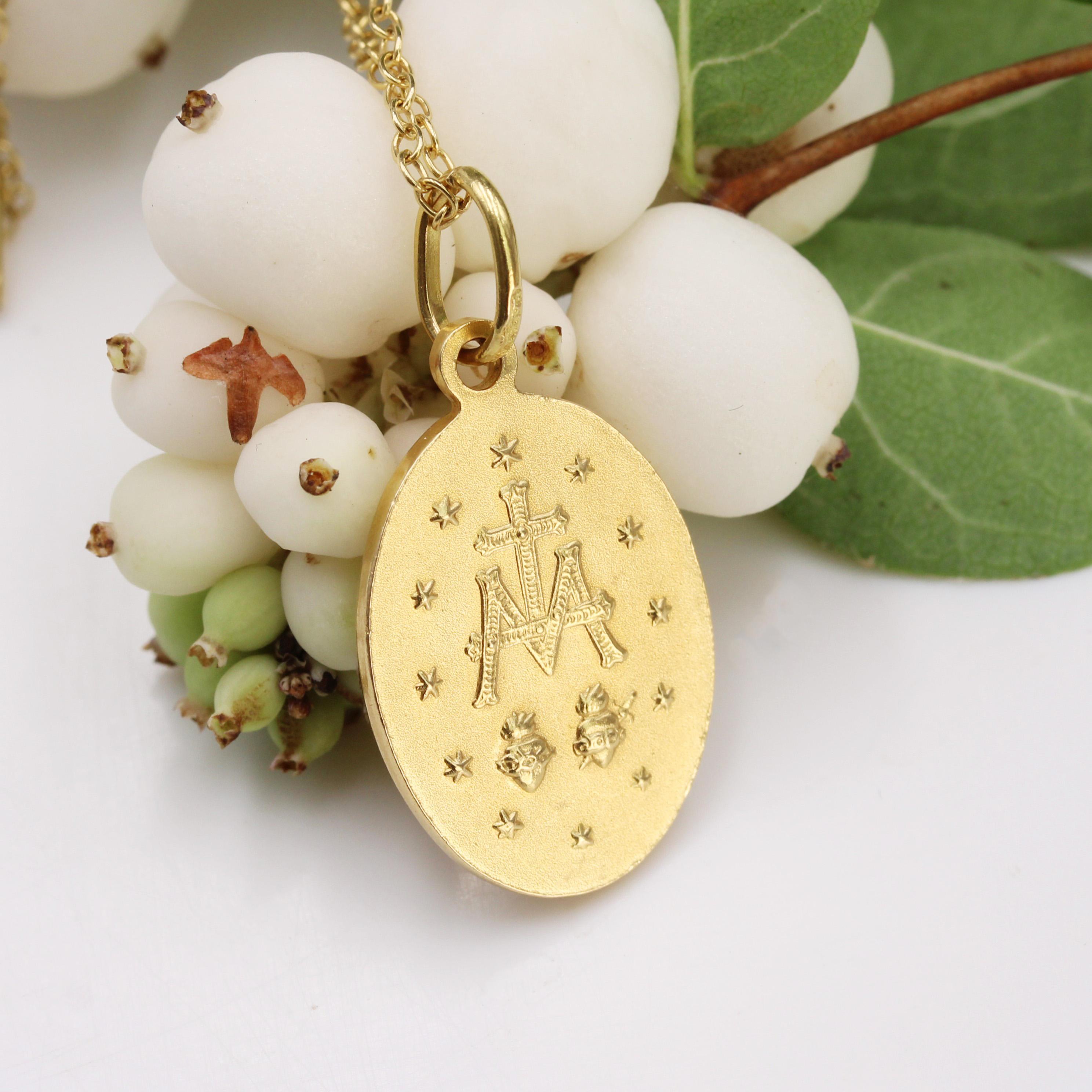 French 20th Century 18 Karat Yellow Gold Virgin Miraculous Medal Pendant 2